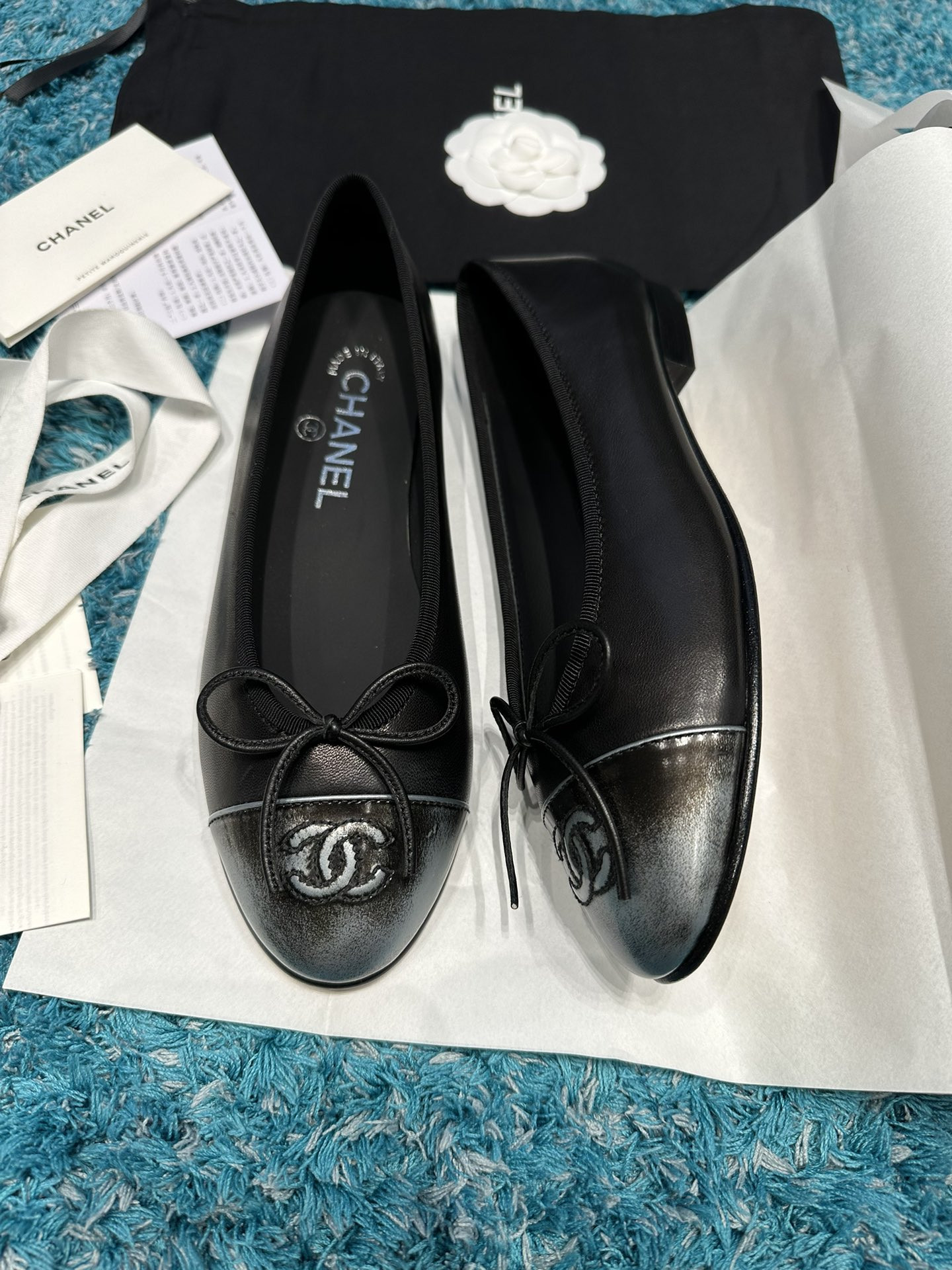 ua Ch*el ballet flats