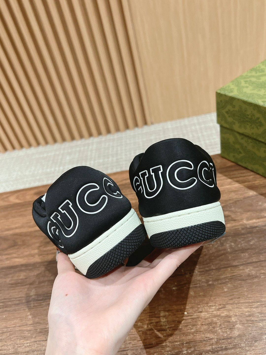 ua G*u*i screener sneaker with web