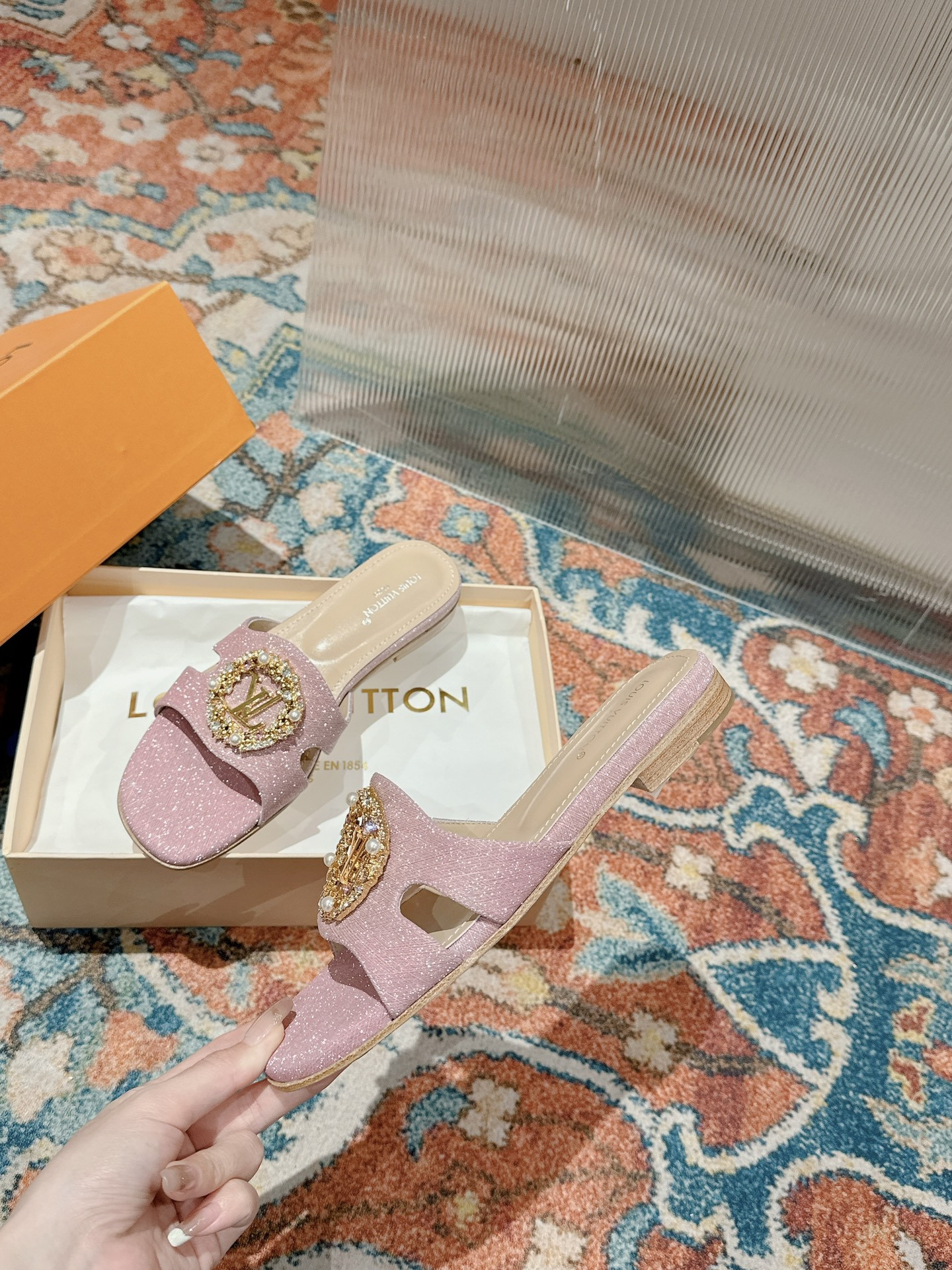 UA LV Flat Mule