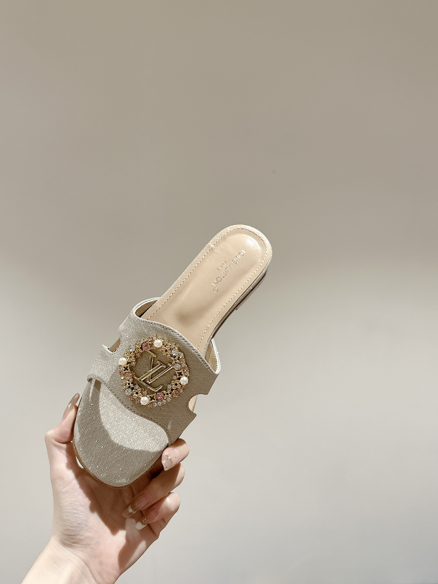 UA LV Flat Mule