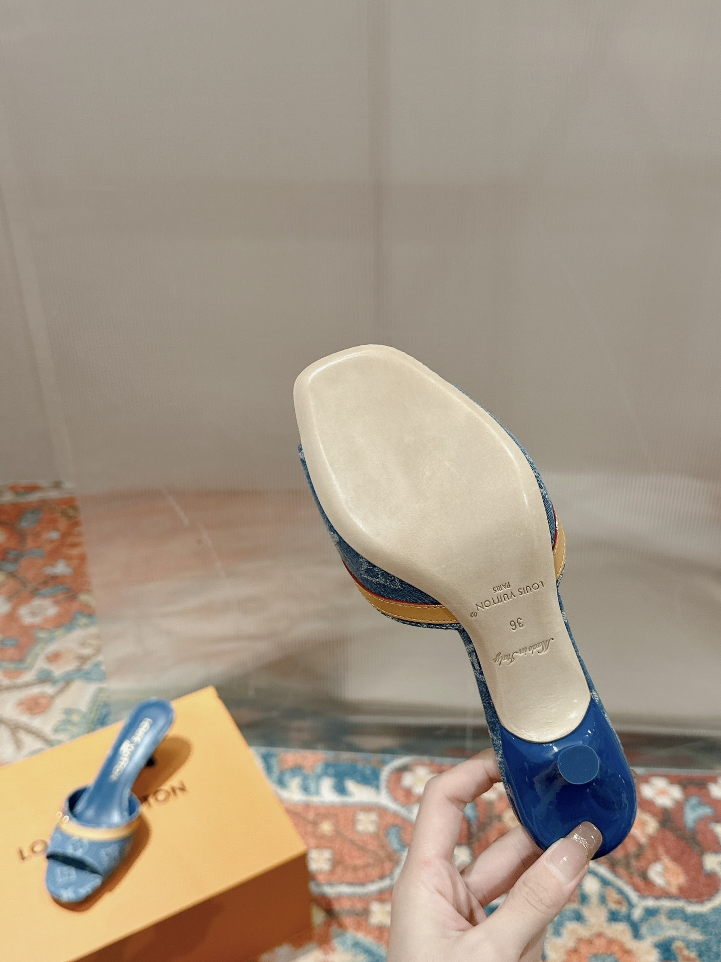 LV Helios Slide