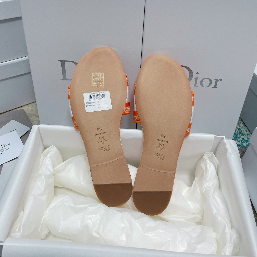 ua D*or dway slide