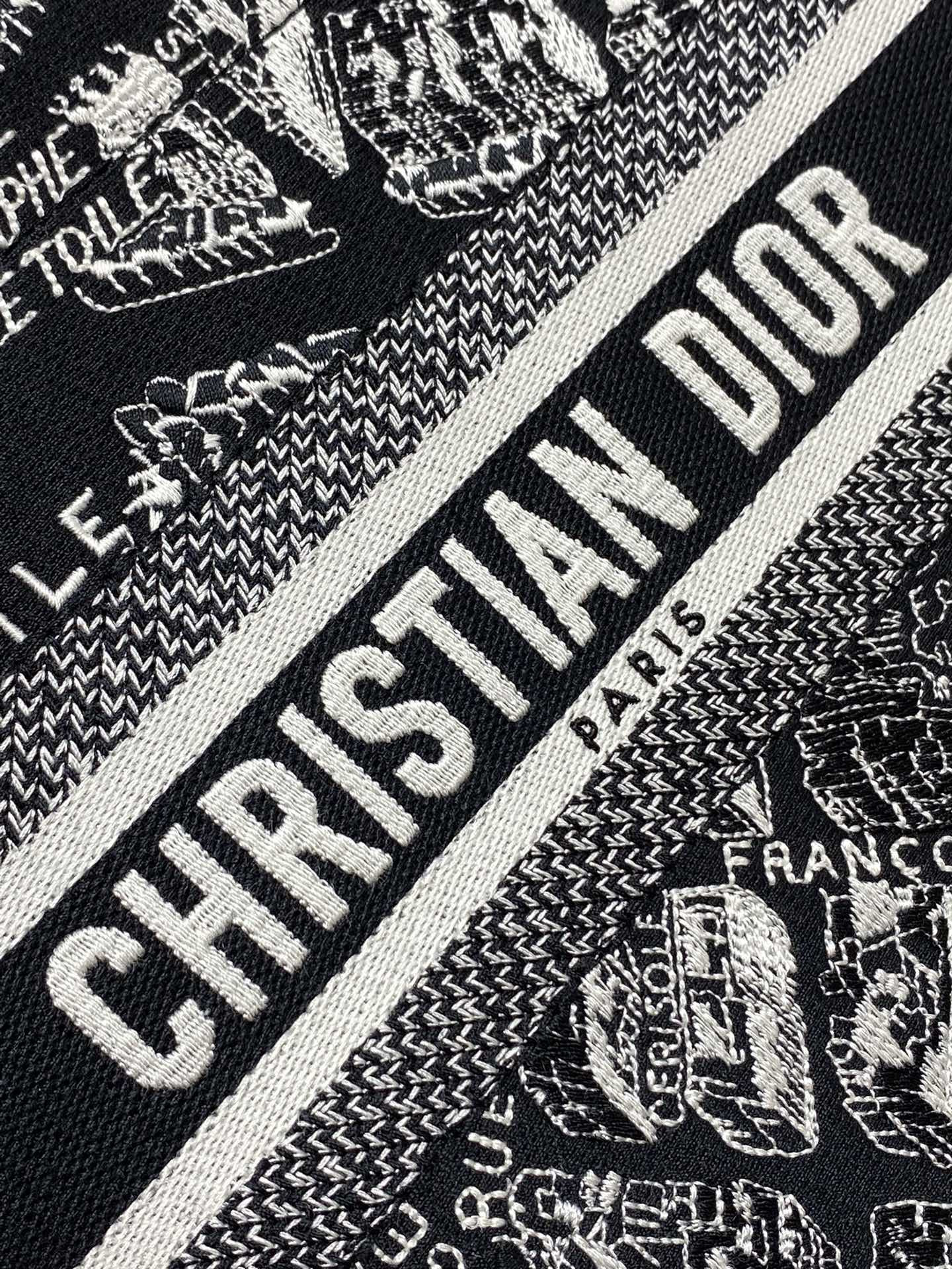 D*or small D*or book tote white and black plan de paris embroidery and black calfskin 26.5 x 21 x 14 cm