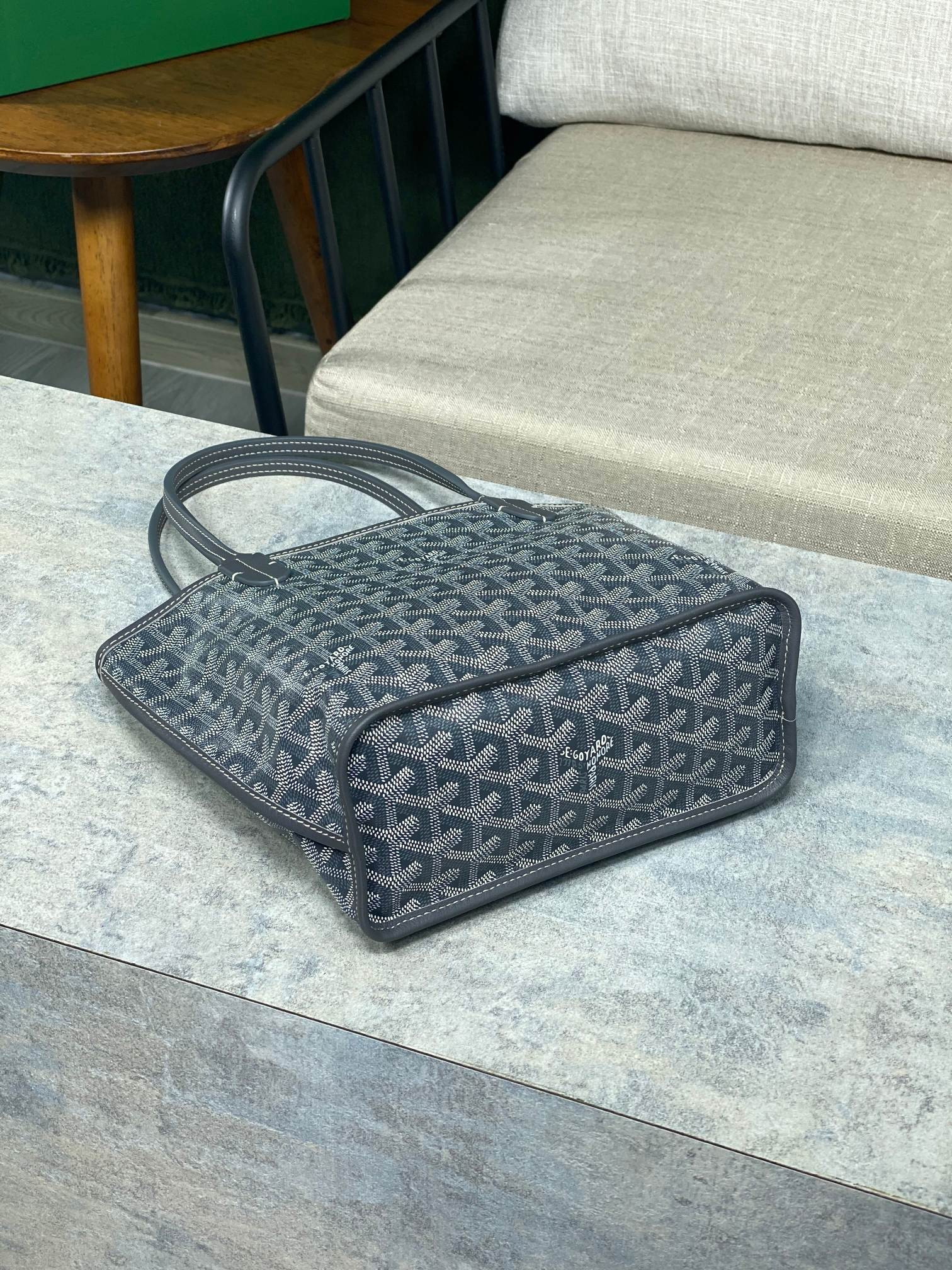 Go*ard anjou mini bag 20 cm x 10 cm x 20 cm