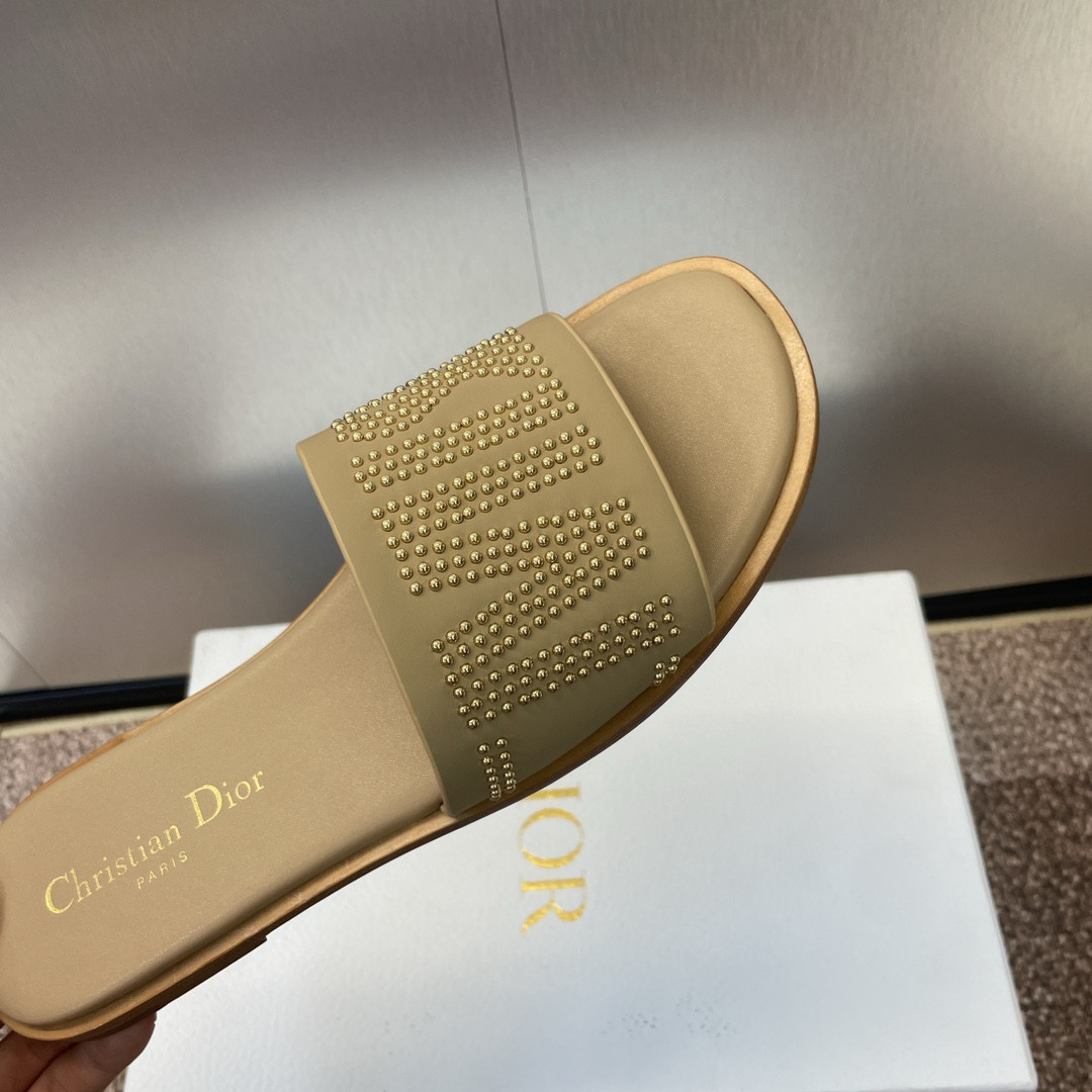 ua D*or dway slide