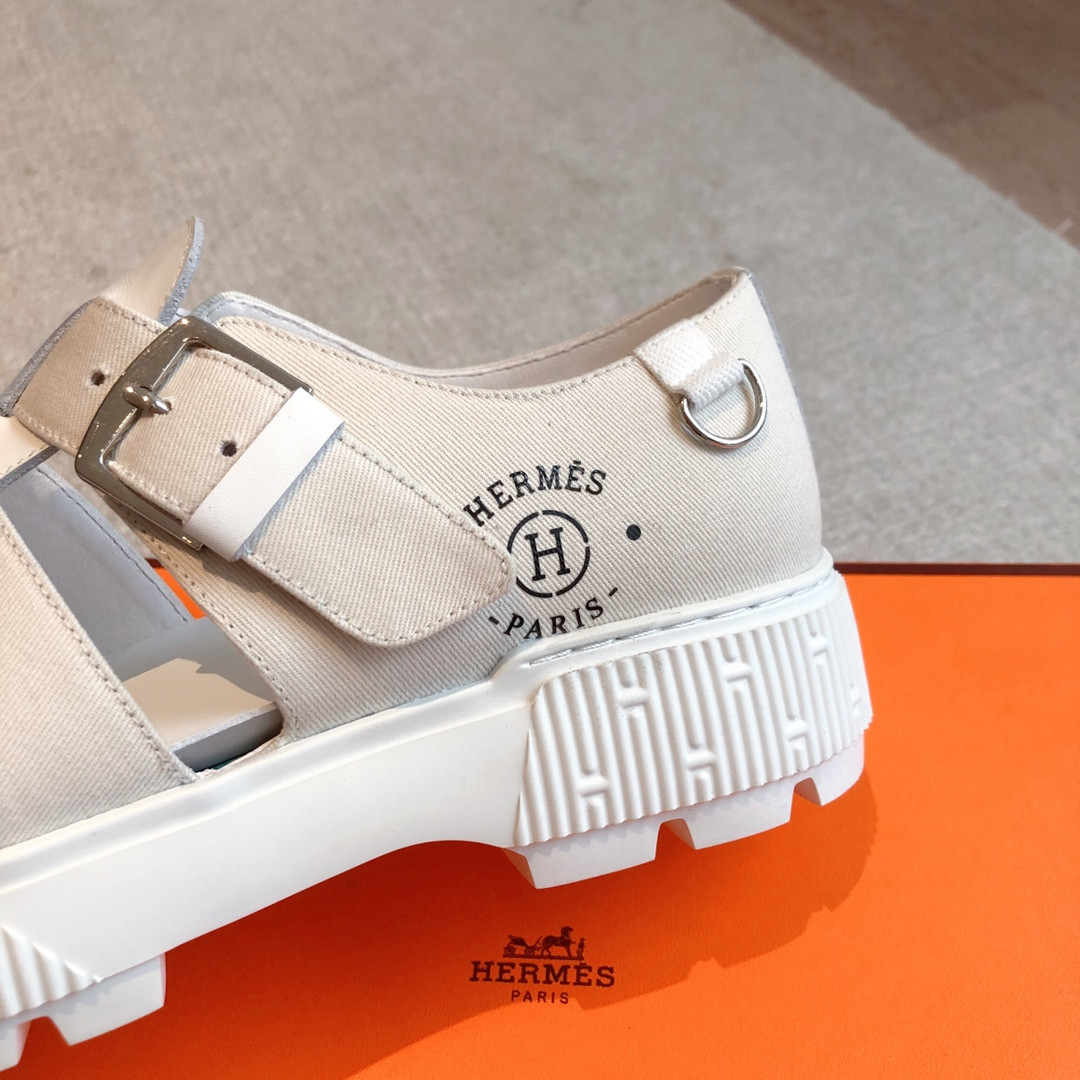 ua H**me5 item sandal