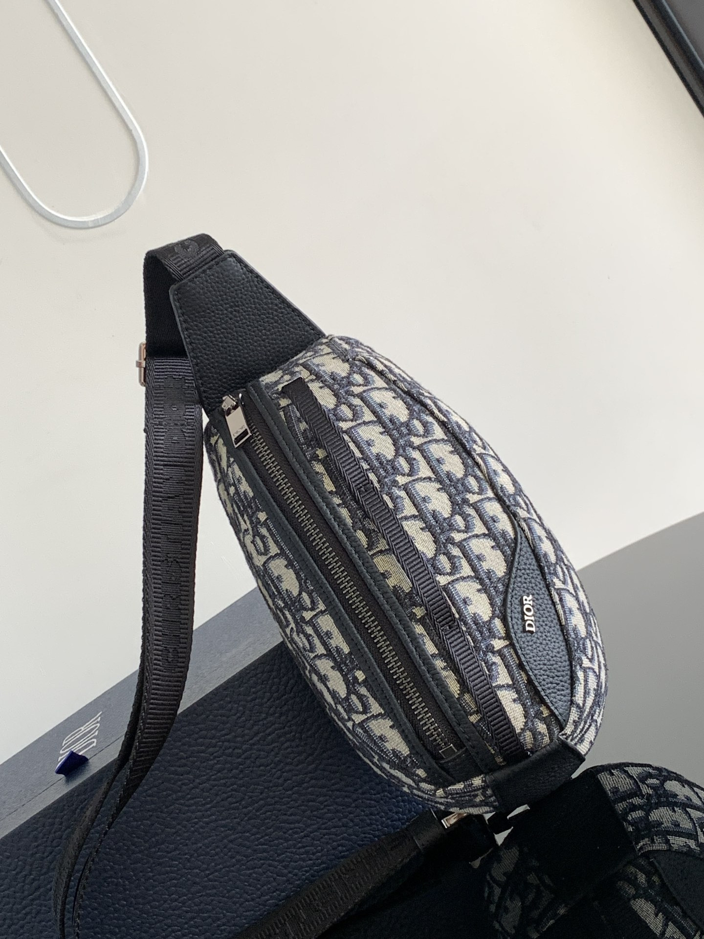 mini D*or scarab bag 28 x 12.2 x 3.8 cm