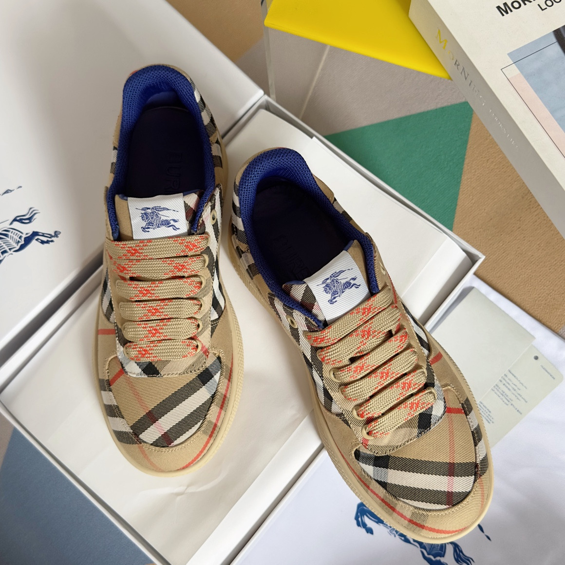 ua B**rry check terrace sneakers