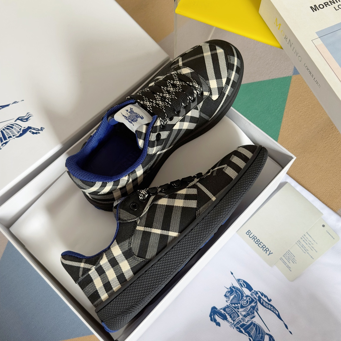 ua B**rry check terrace sneakers