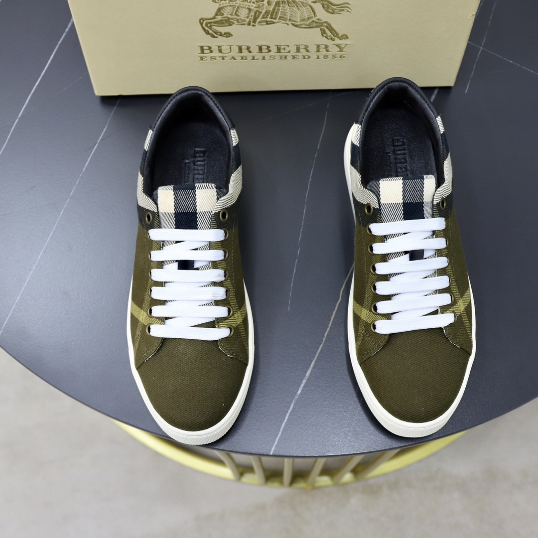 ua B**rry sneakers