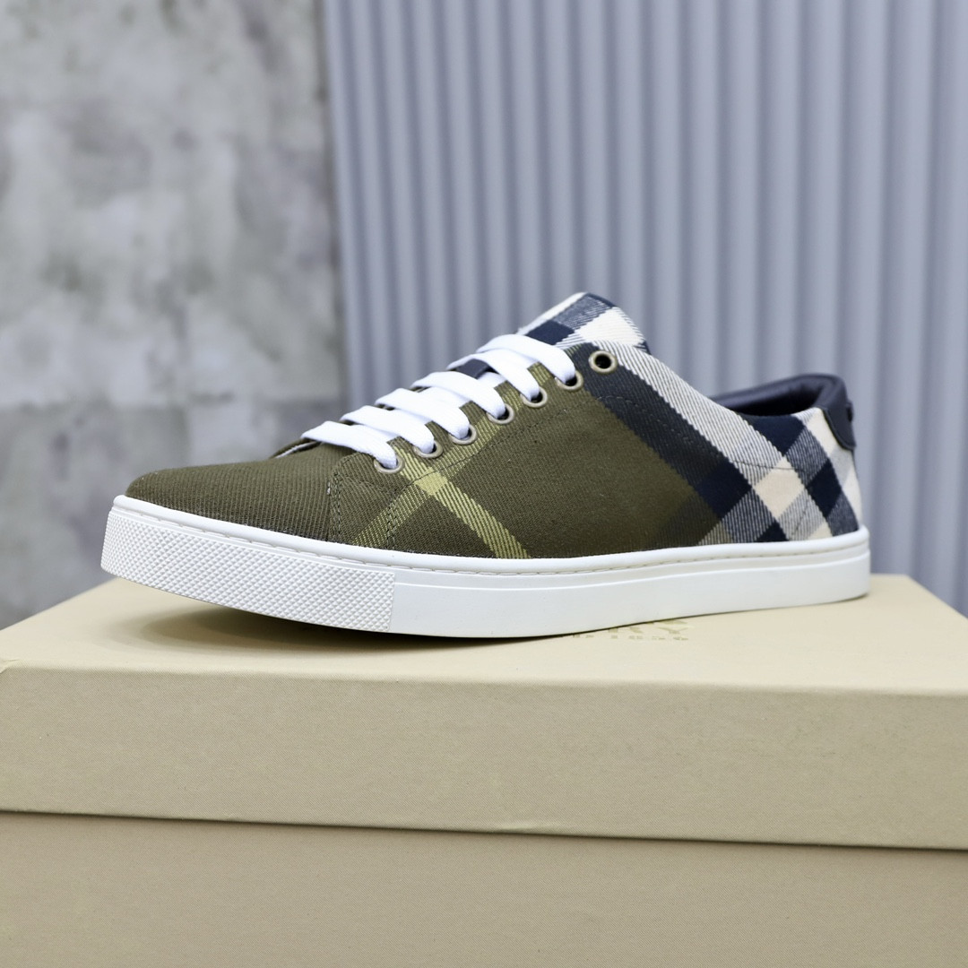 ua B**rry sneakers