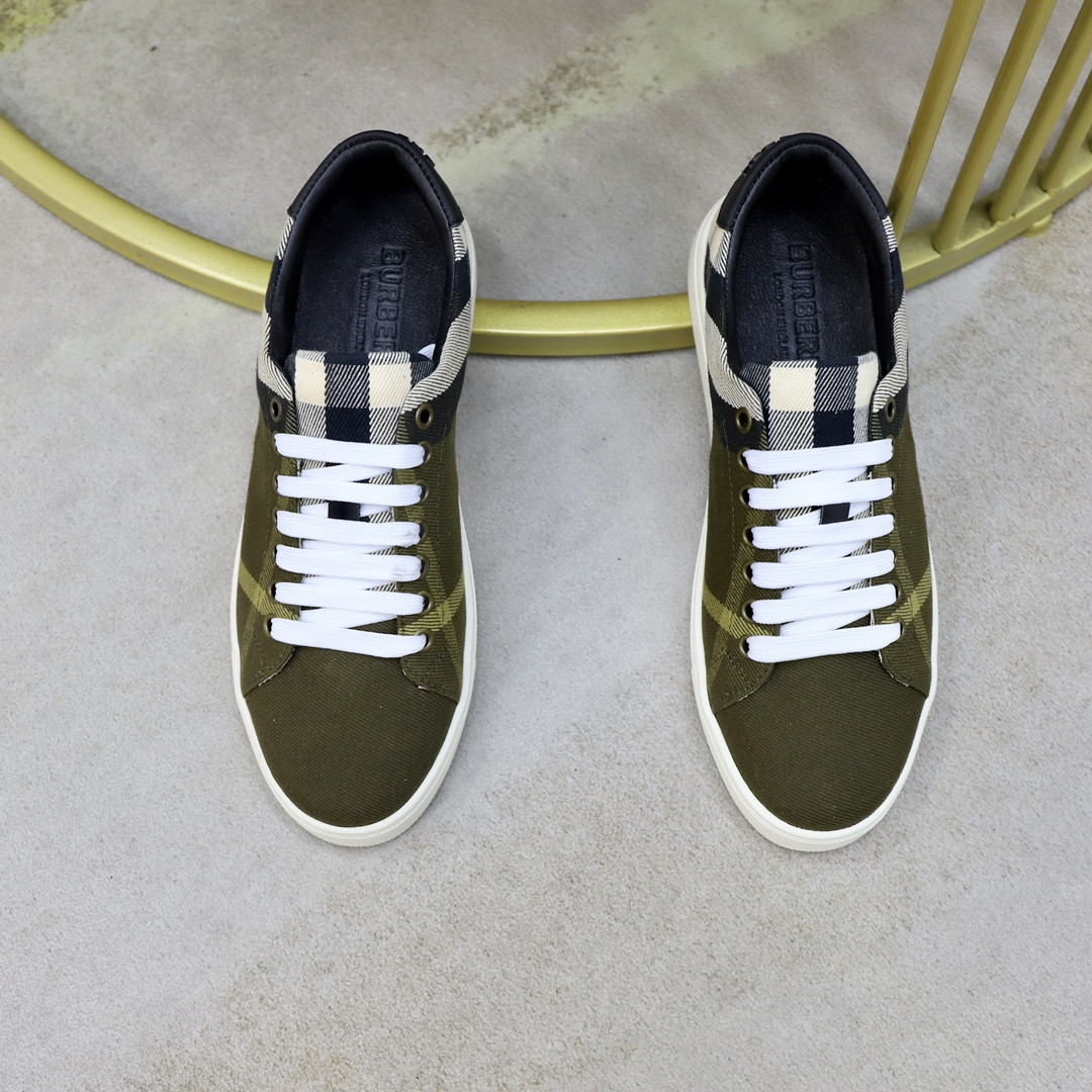ua B**rry sneakers