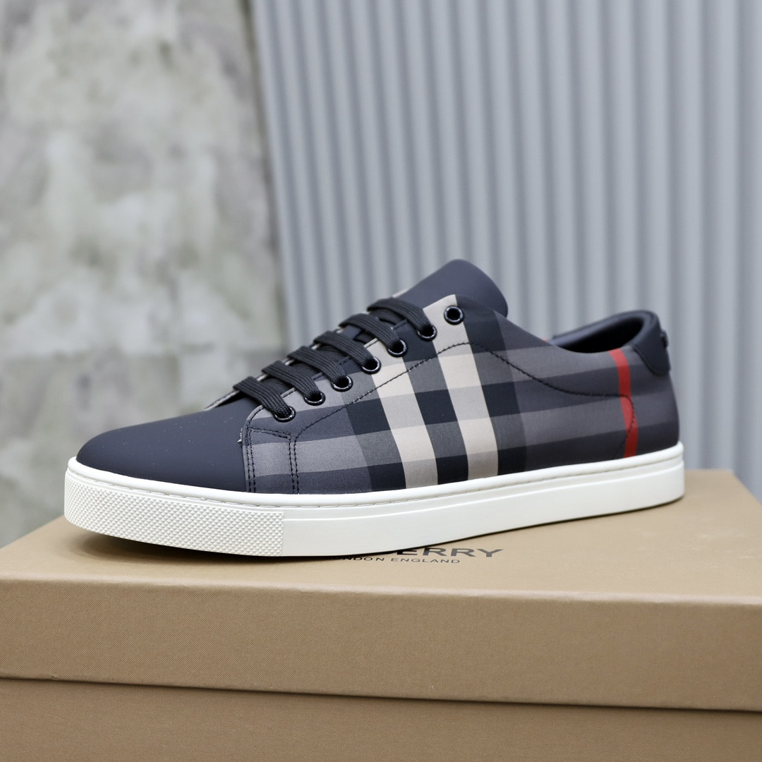 ua B**rry check sneakers