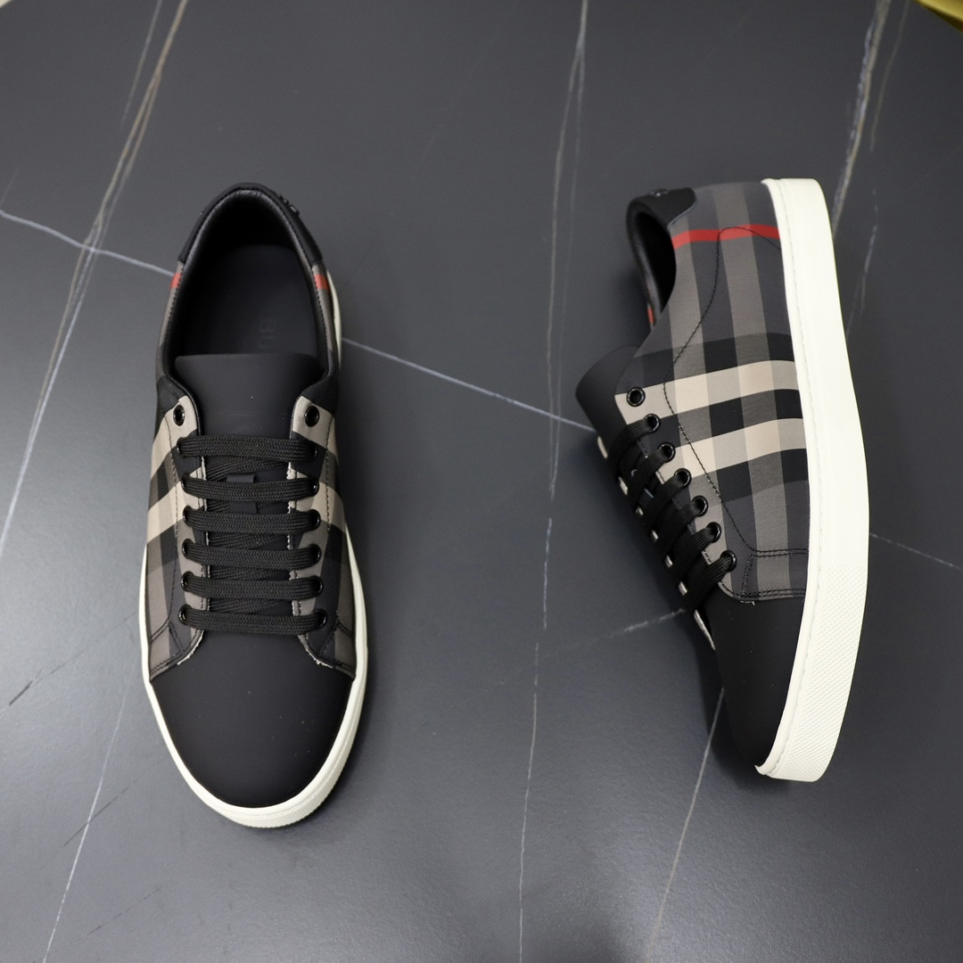 ua B**rry check sneakers