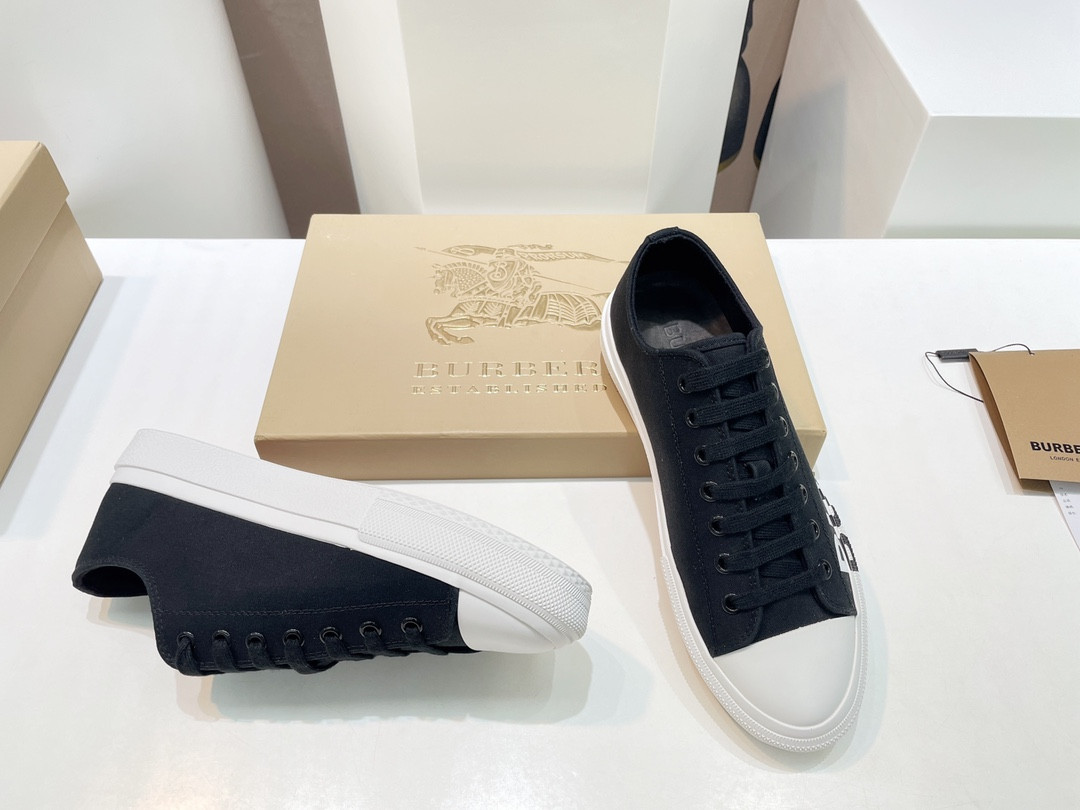 ua B**rry sneakers
