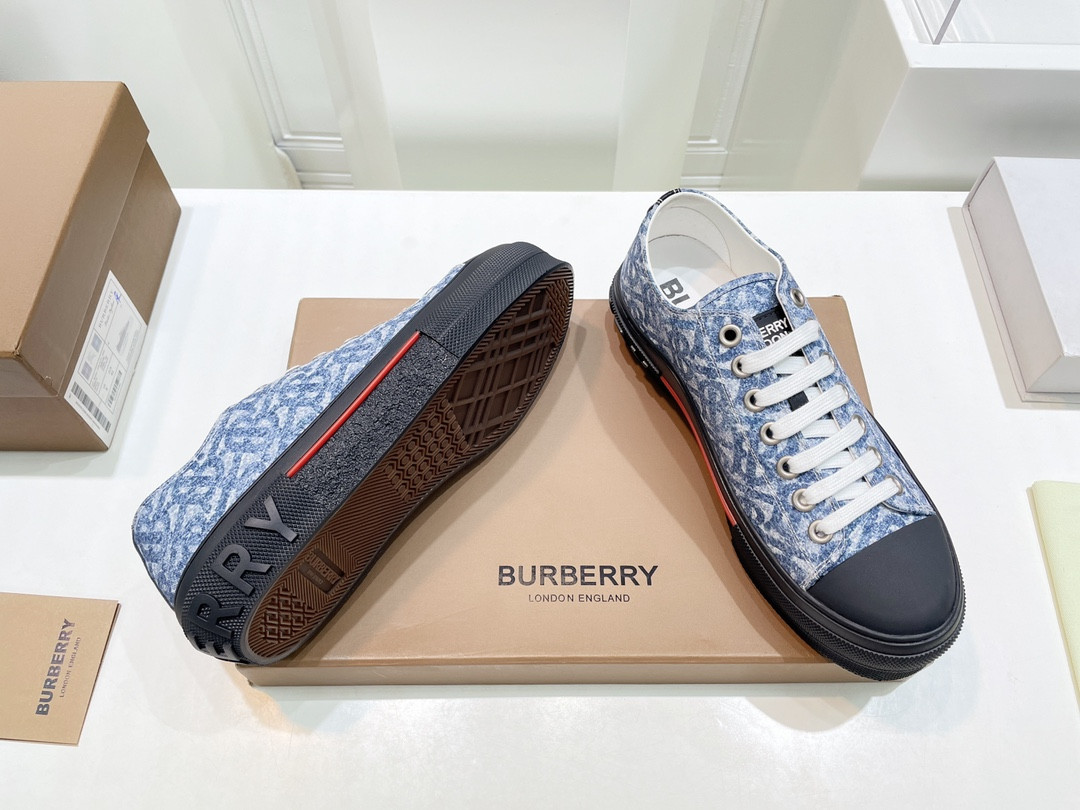 ua B**rry sneakers