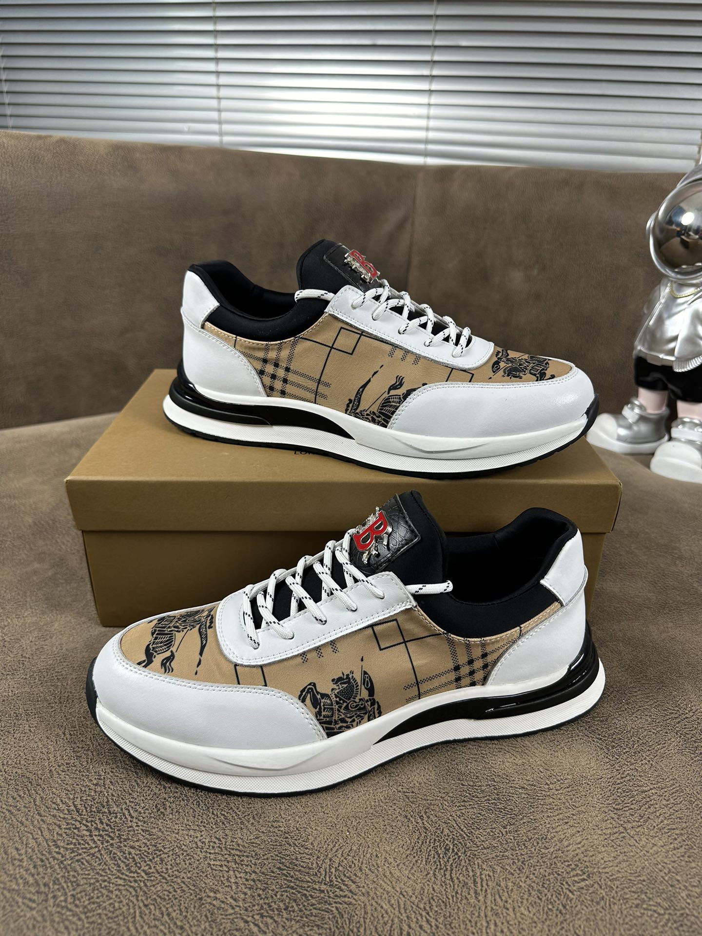 ua B**rry sneakers