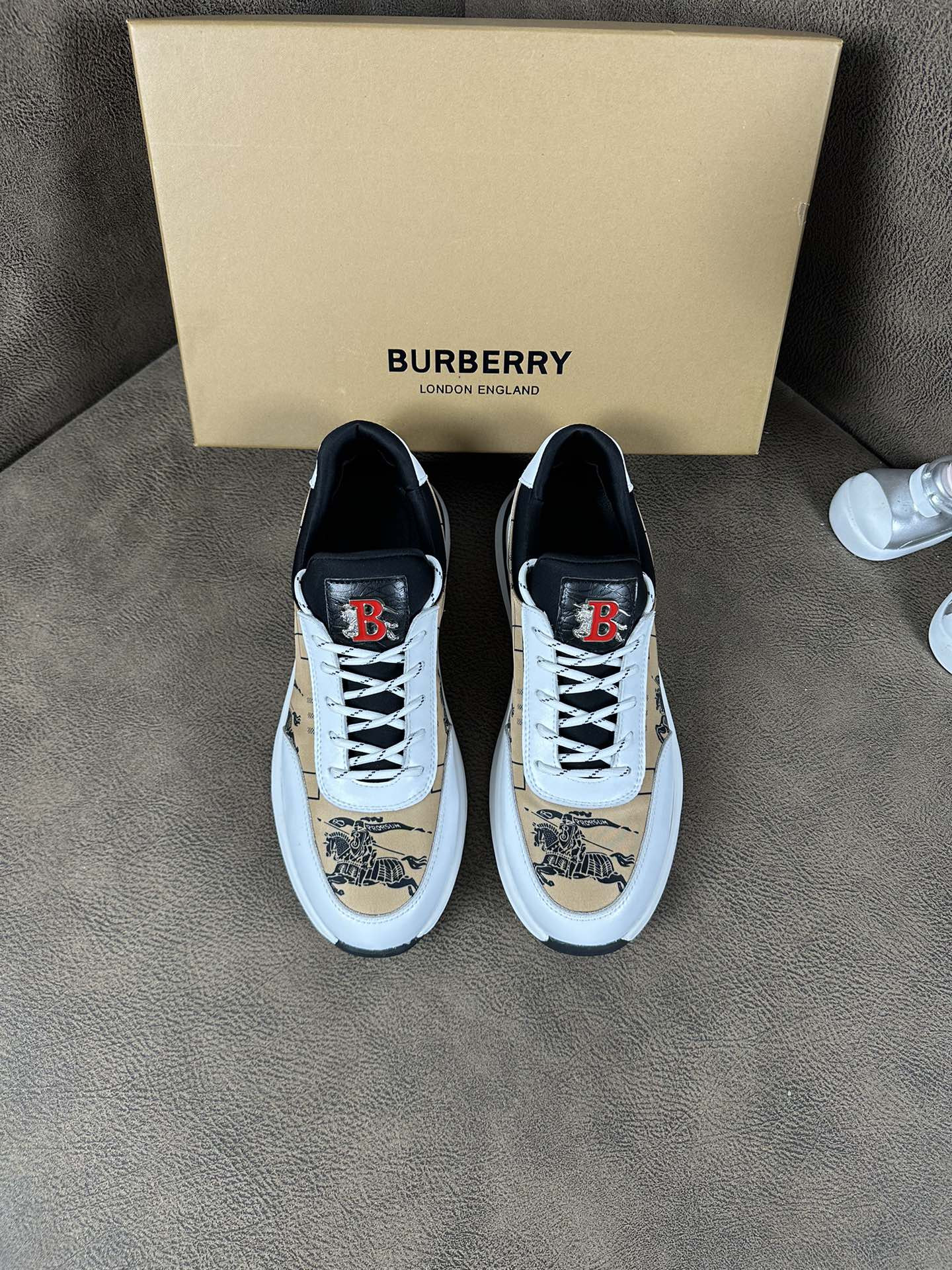 ua B**rry sneakers