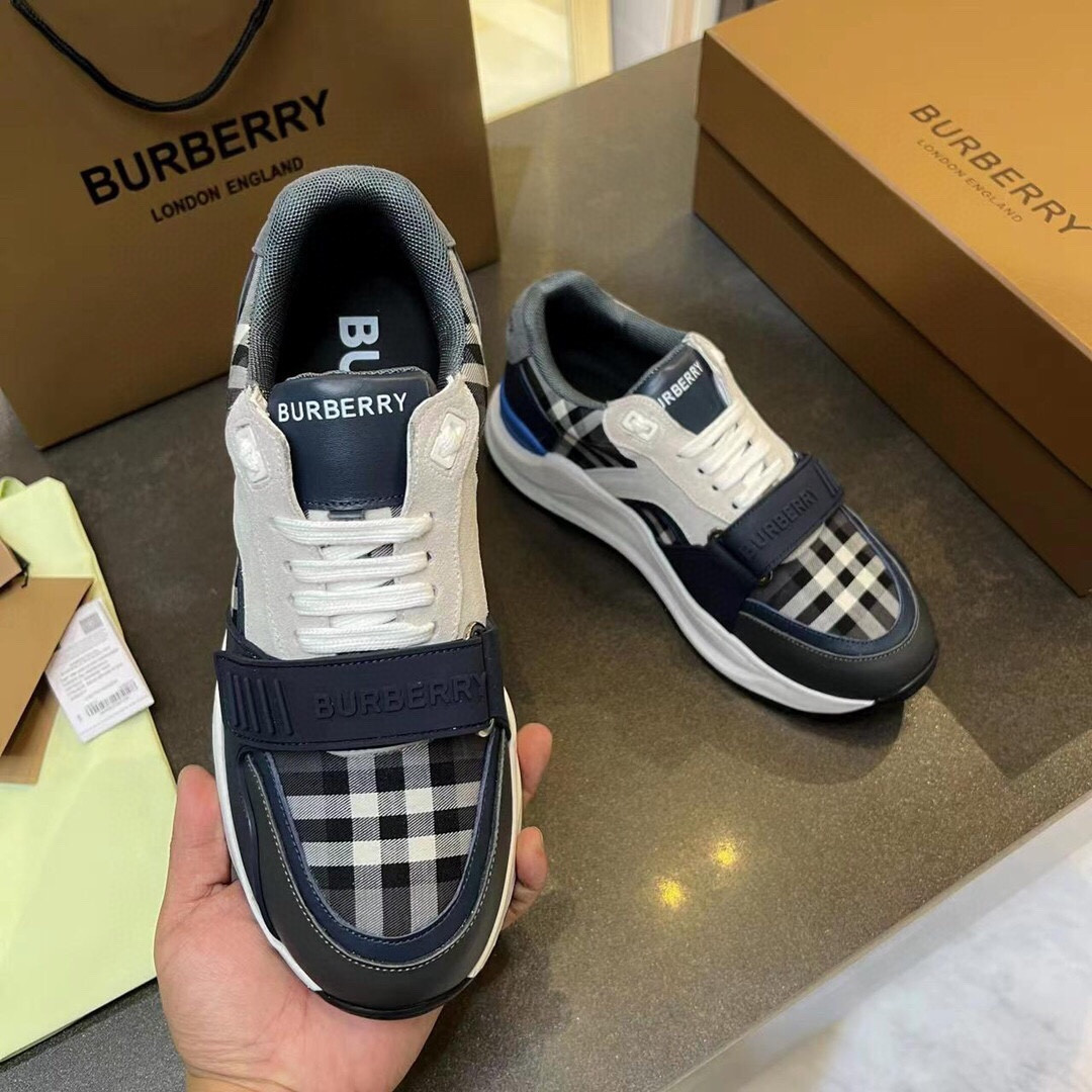 ua B**rry sneakers
