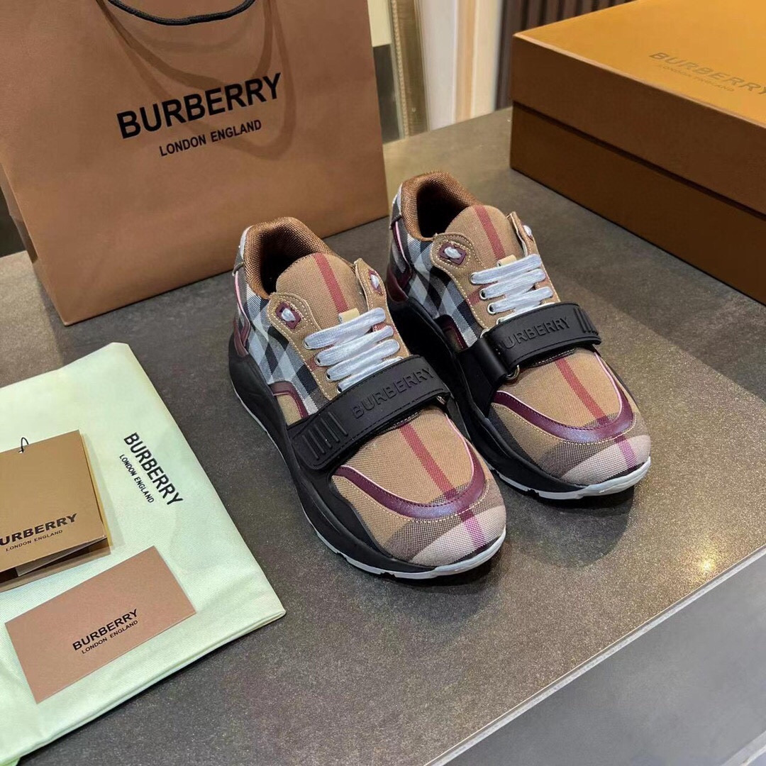ua B**rry sneakers