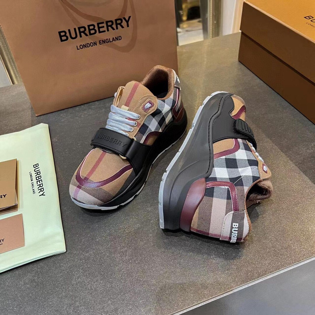 ua B**rry sneakers