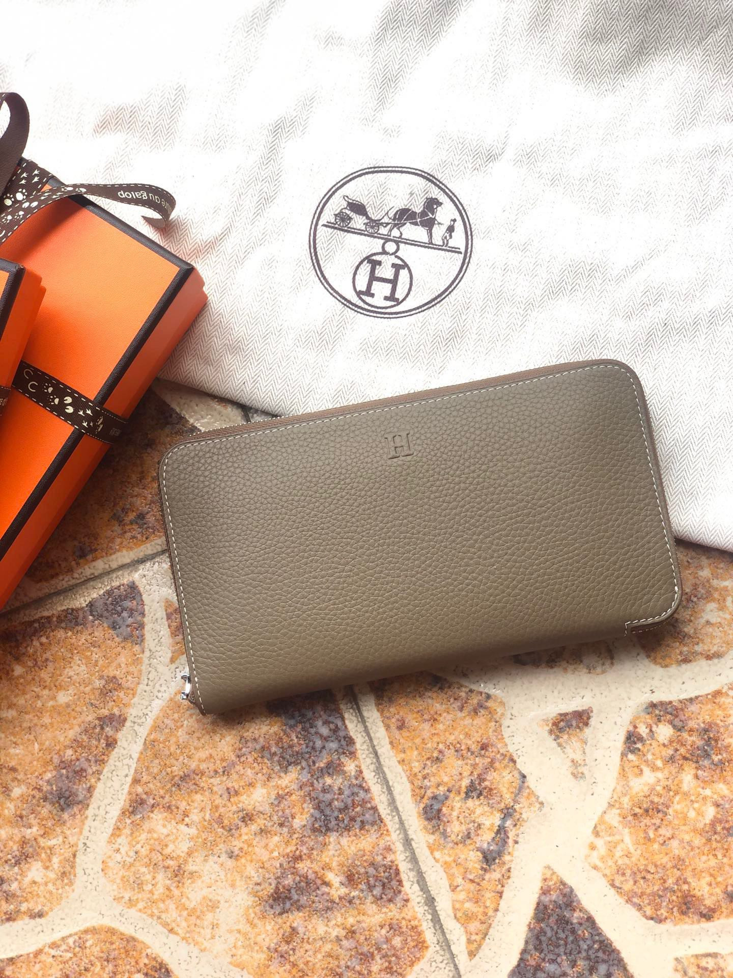 H**me5 long wallet 20x11cm