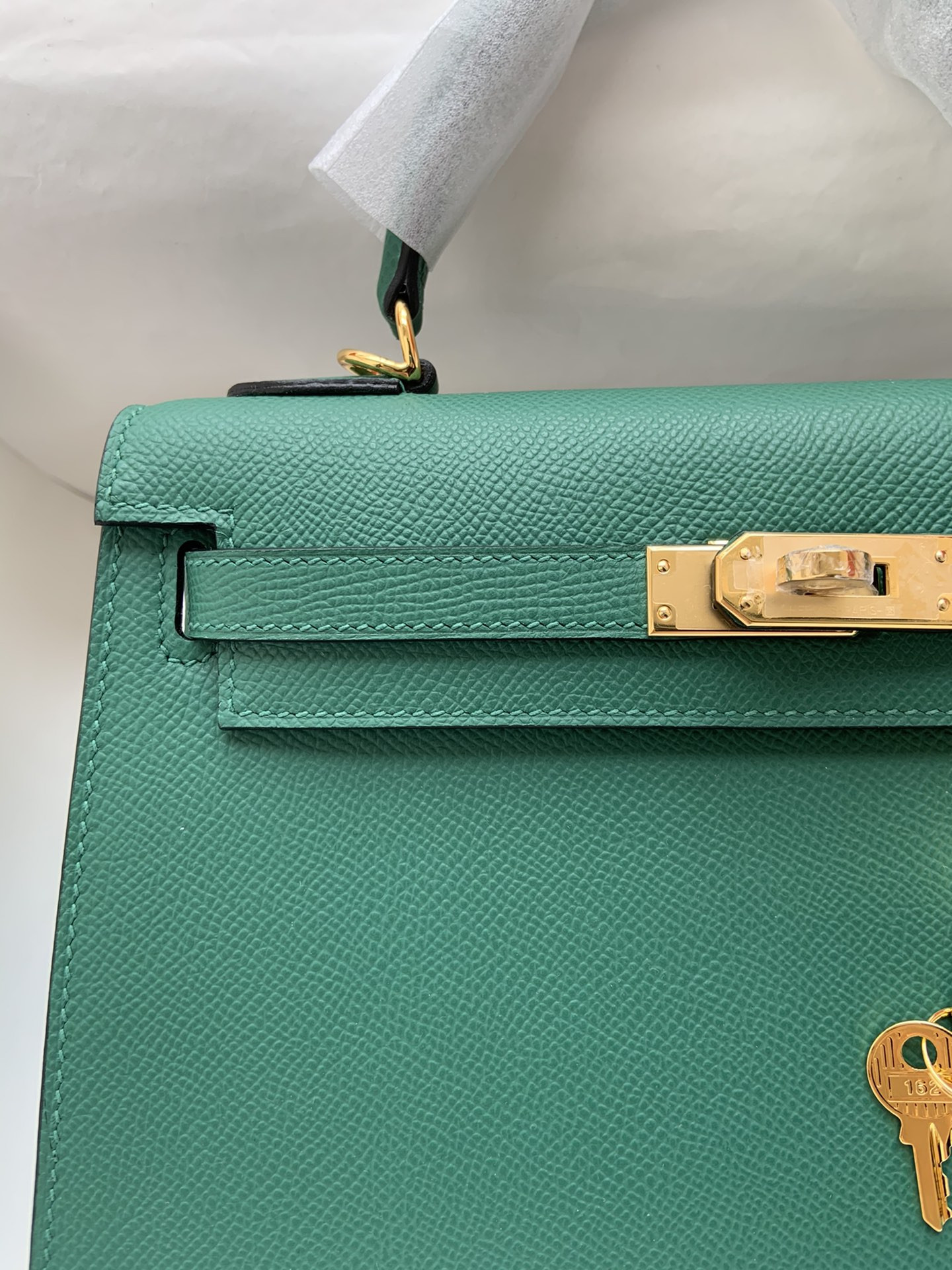 HERMÈS Kelly Gold-tone Hardware 25 28