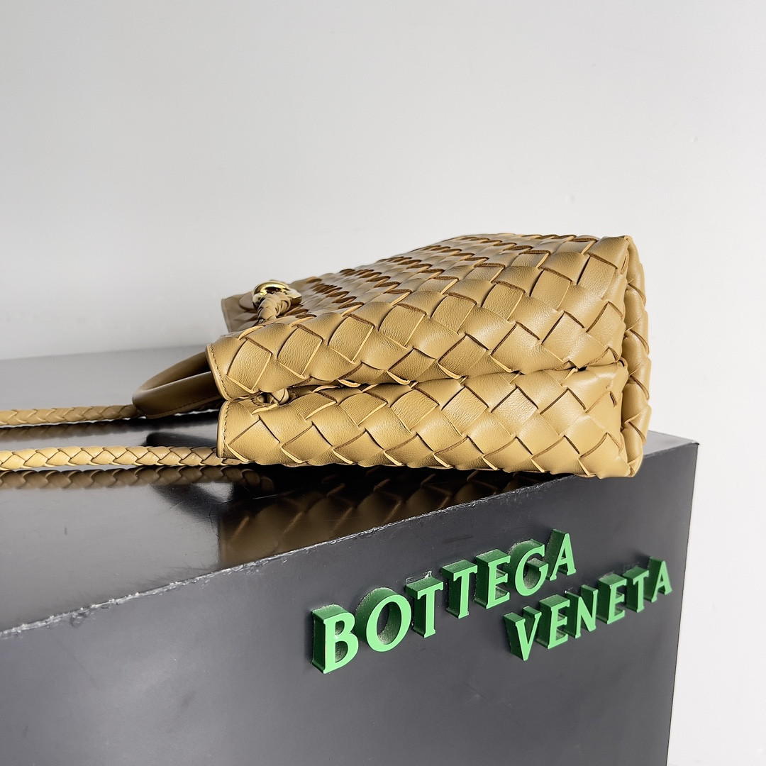 bo*te*ga Ve*ne*ta small andiamo 25x22x10.5cm