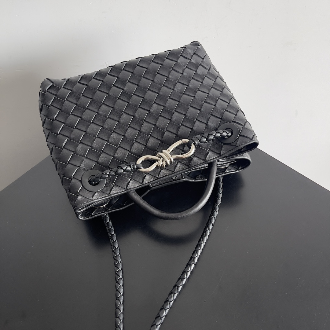 bo*te*ga Ve*ne*ta small andiamo 25x22x10.5cm