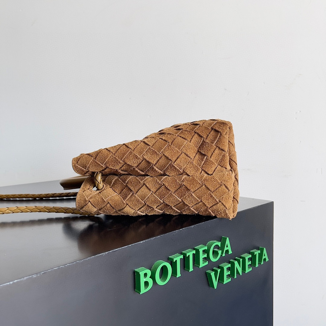 bo*te*ga Ve*ne*ta small andiamo 25x22x10.5cm