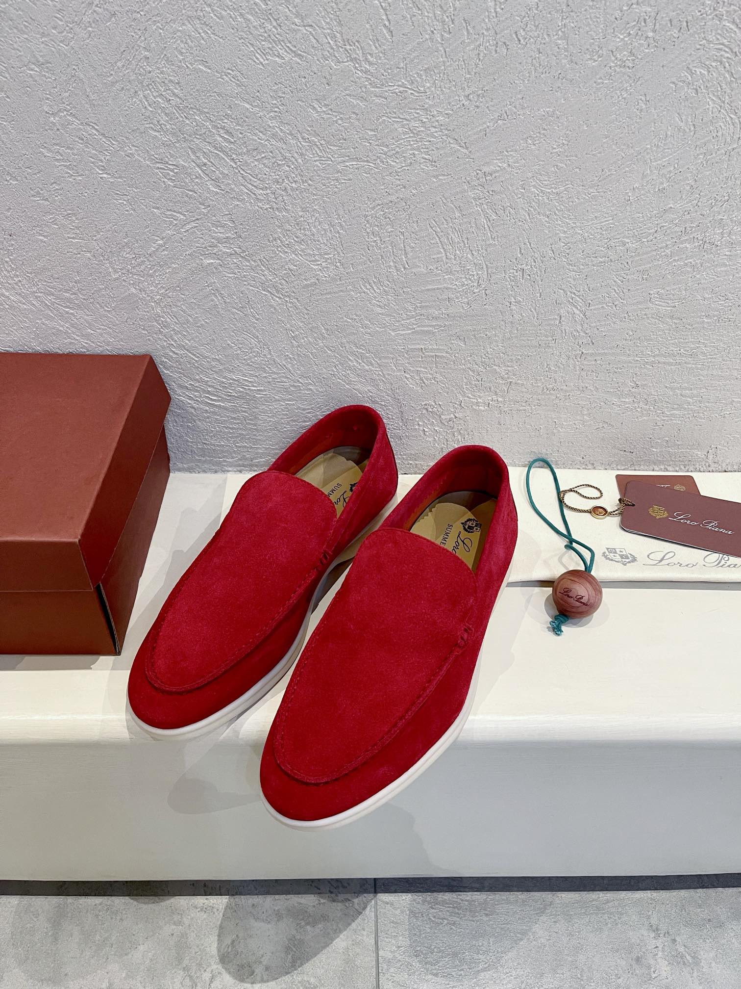 ua L**o p*ana summer walk loafers