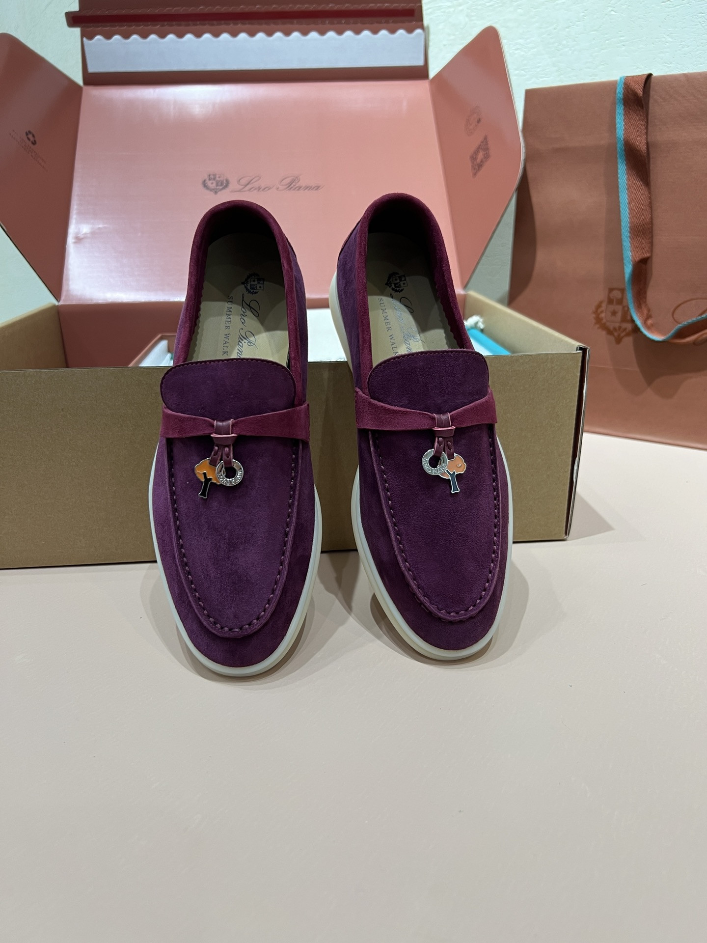 ua L**o p*ana summer charms walk loafers