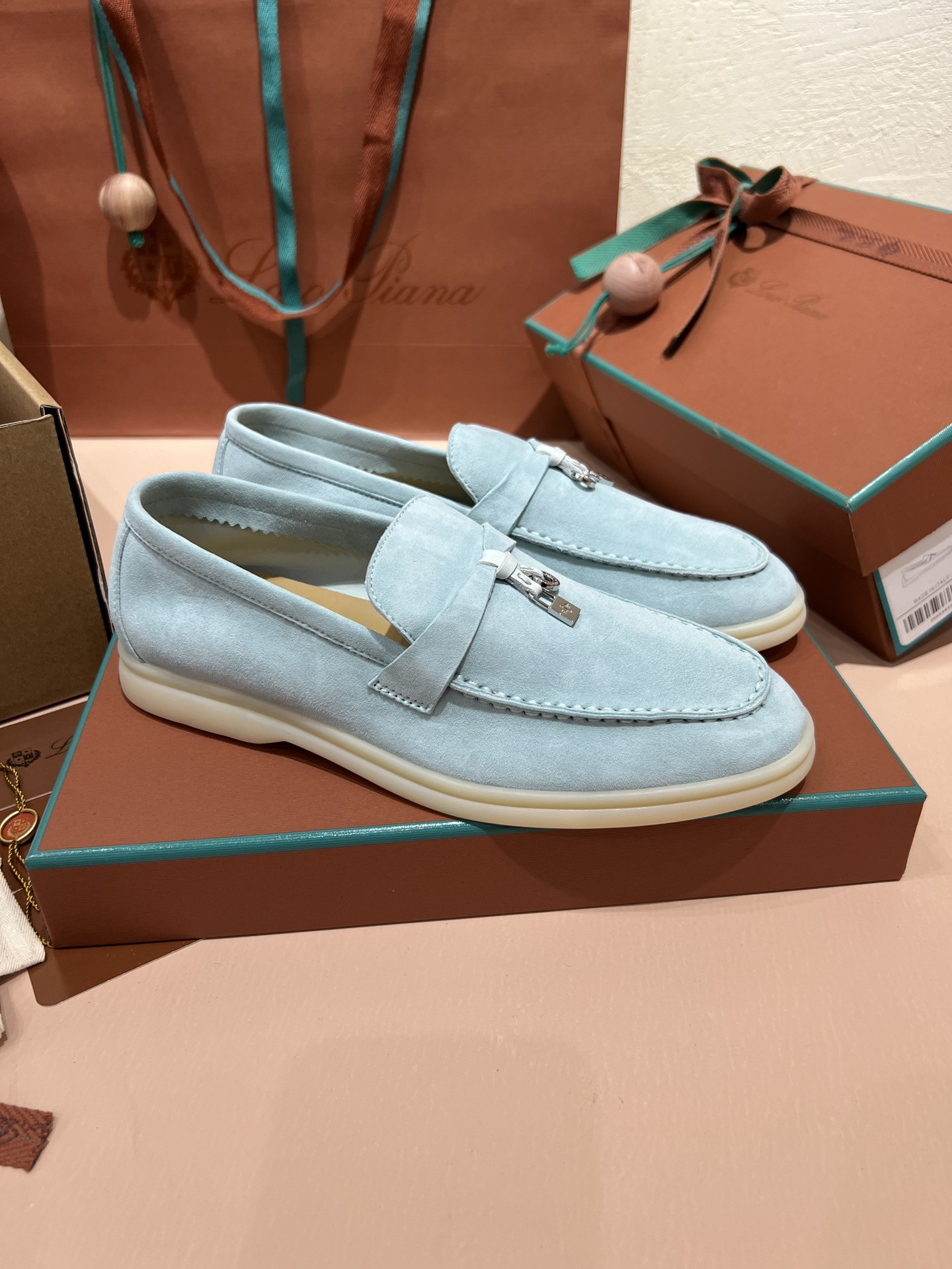 ua L**o p*ana summer charms walk loafers
