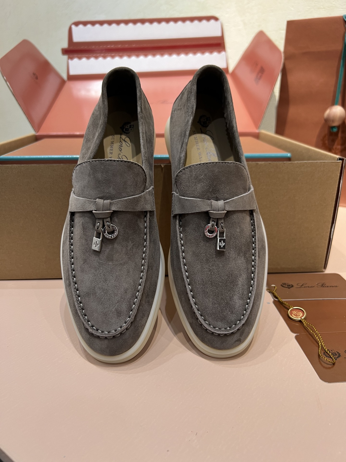 ua L**o p*ana summer charms walk loafers