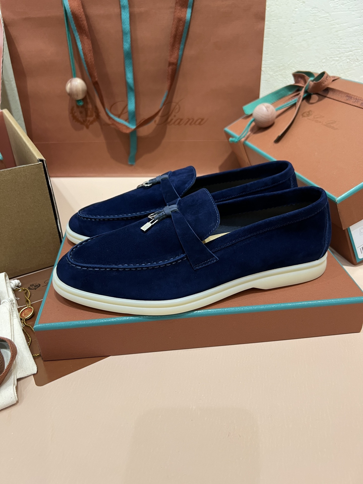 ua L**o p*ana summer charms walk loafers