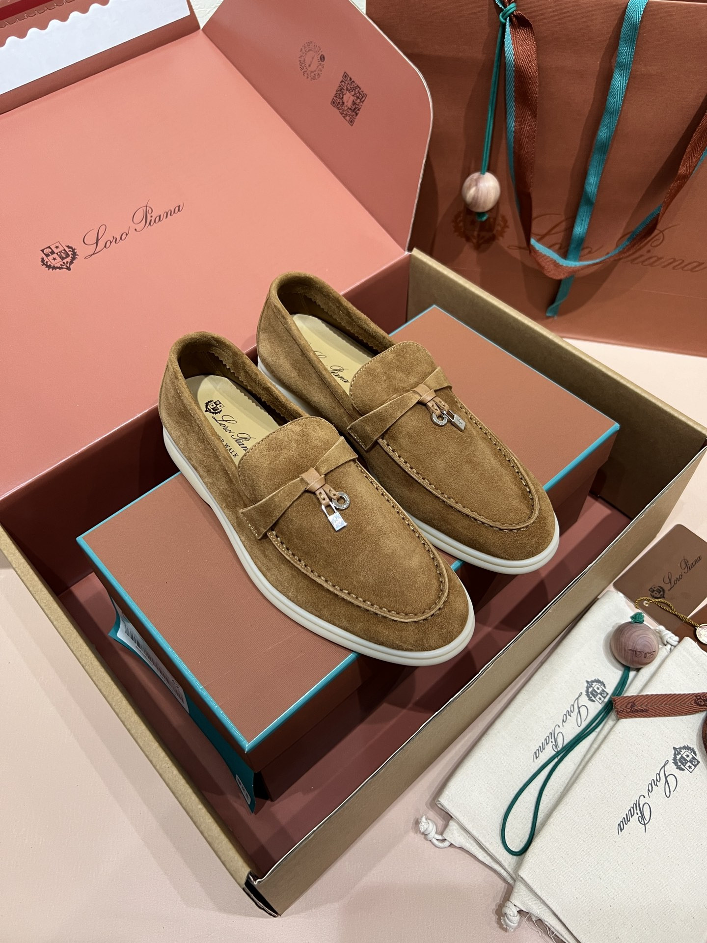 ua L**o p*ana summer charms walk loafers