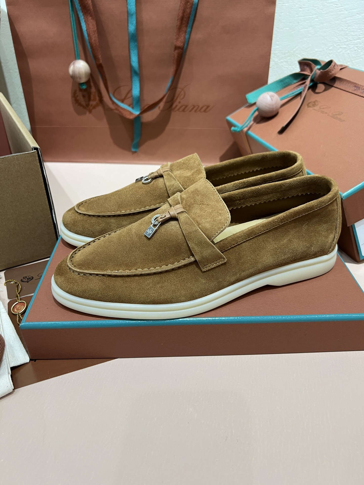 ua L**o p*ana summer charms walk loafers