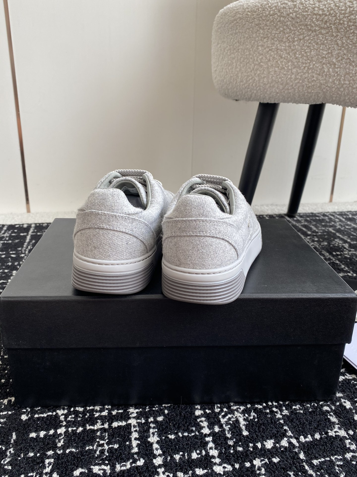 ua Ch*el sneaker