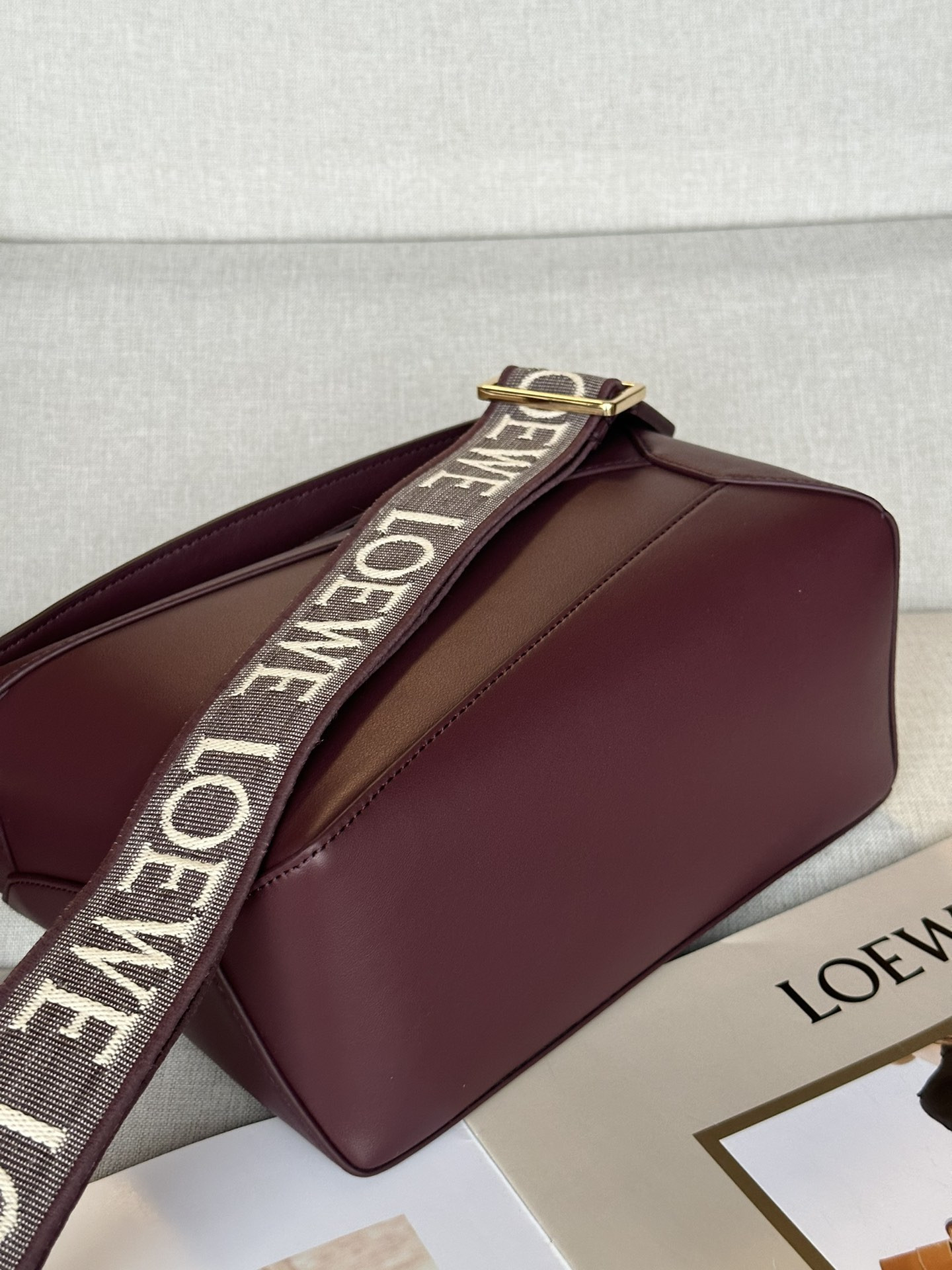L0ew* small puzzle bag in classic calfskin 24x10.5x16.5cm