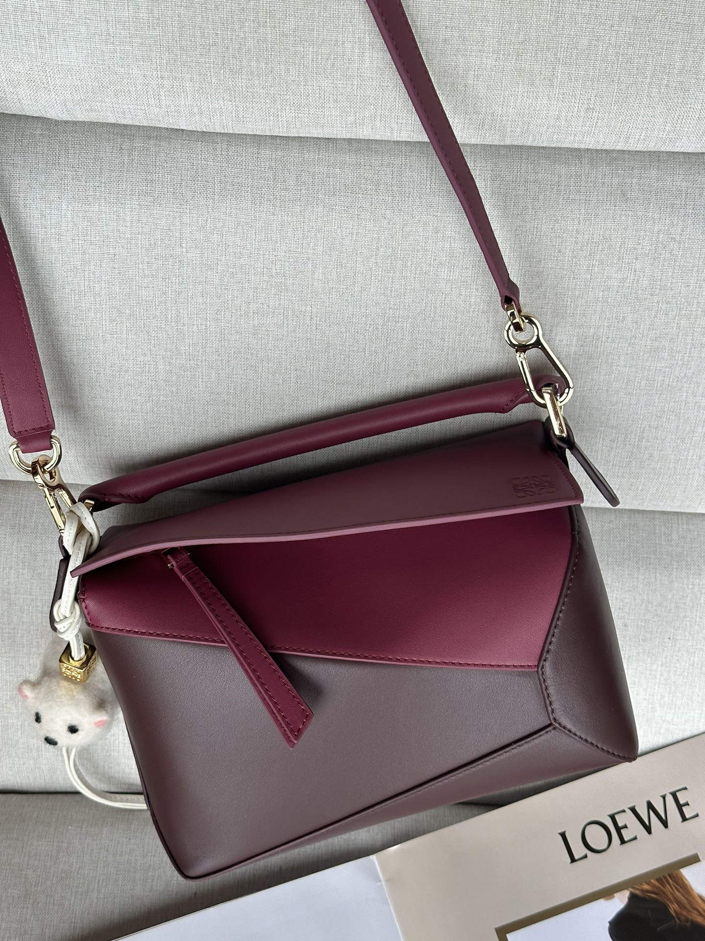 L0ew* small puzzle bag in classic calfskin 24x10.5x16.5cm