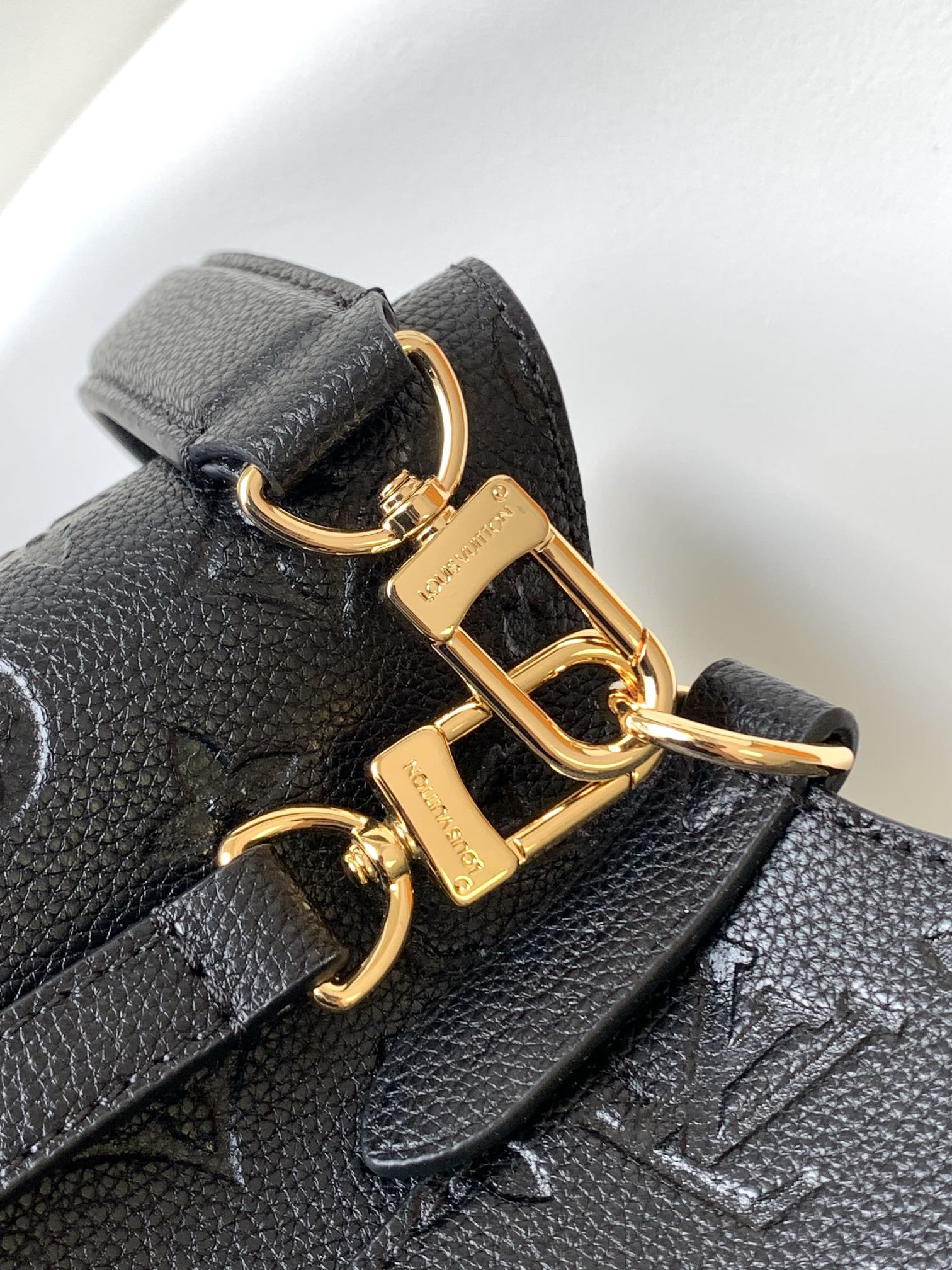 LV NéoNoé MM M45306 25.9 x 25.9 x 17.5CM