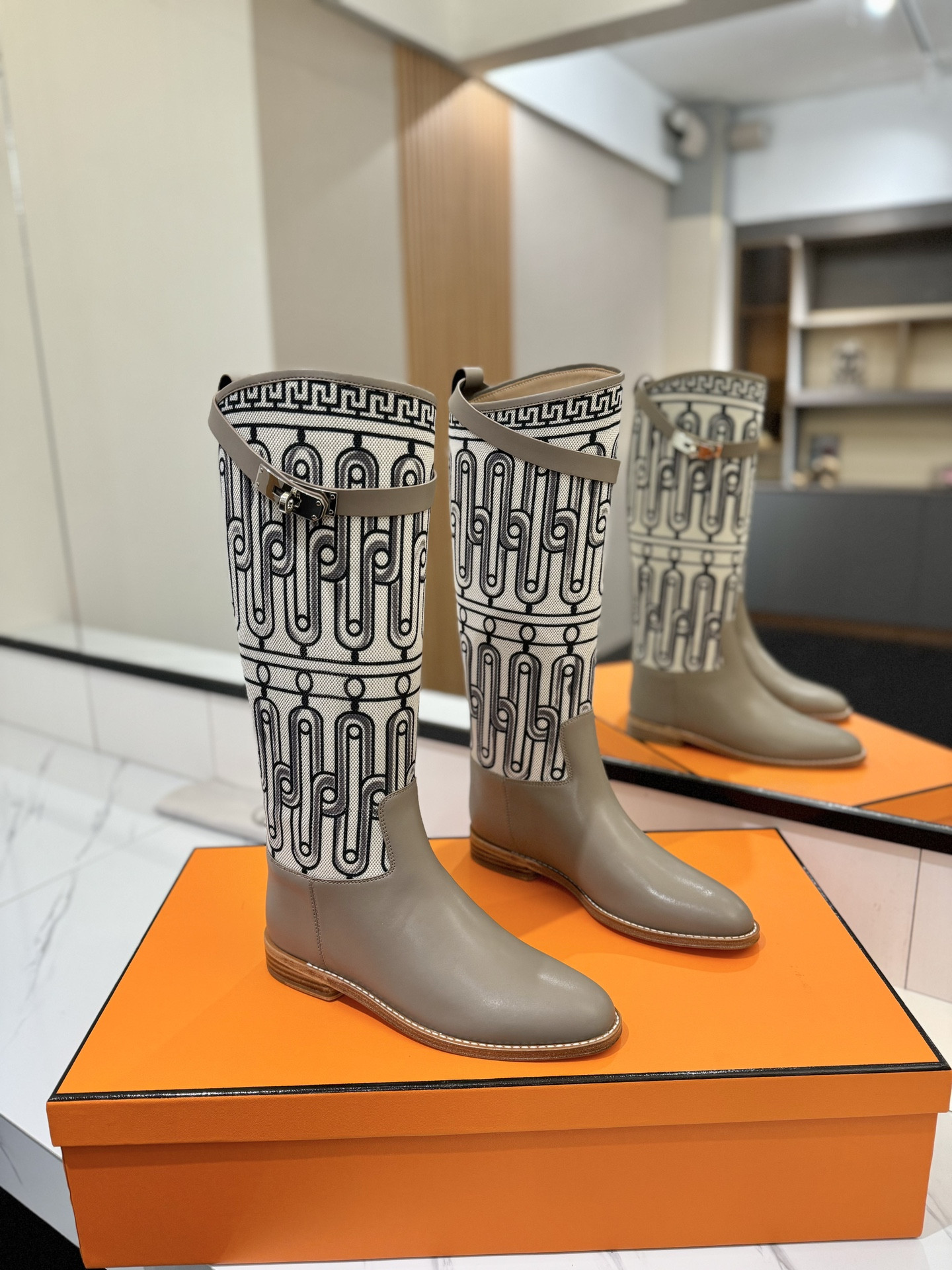 ua H**me5 jumping boots
