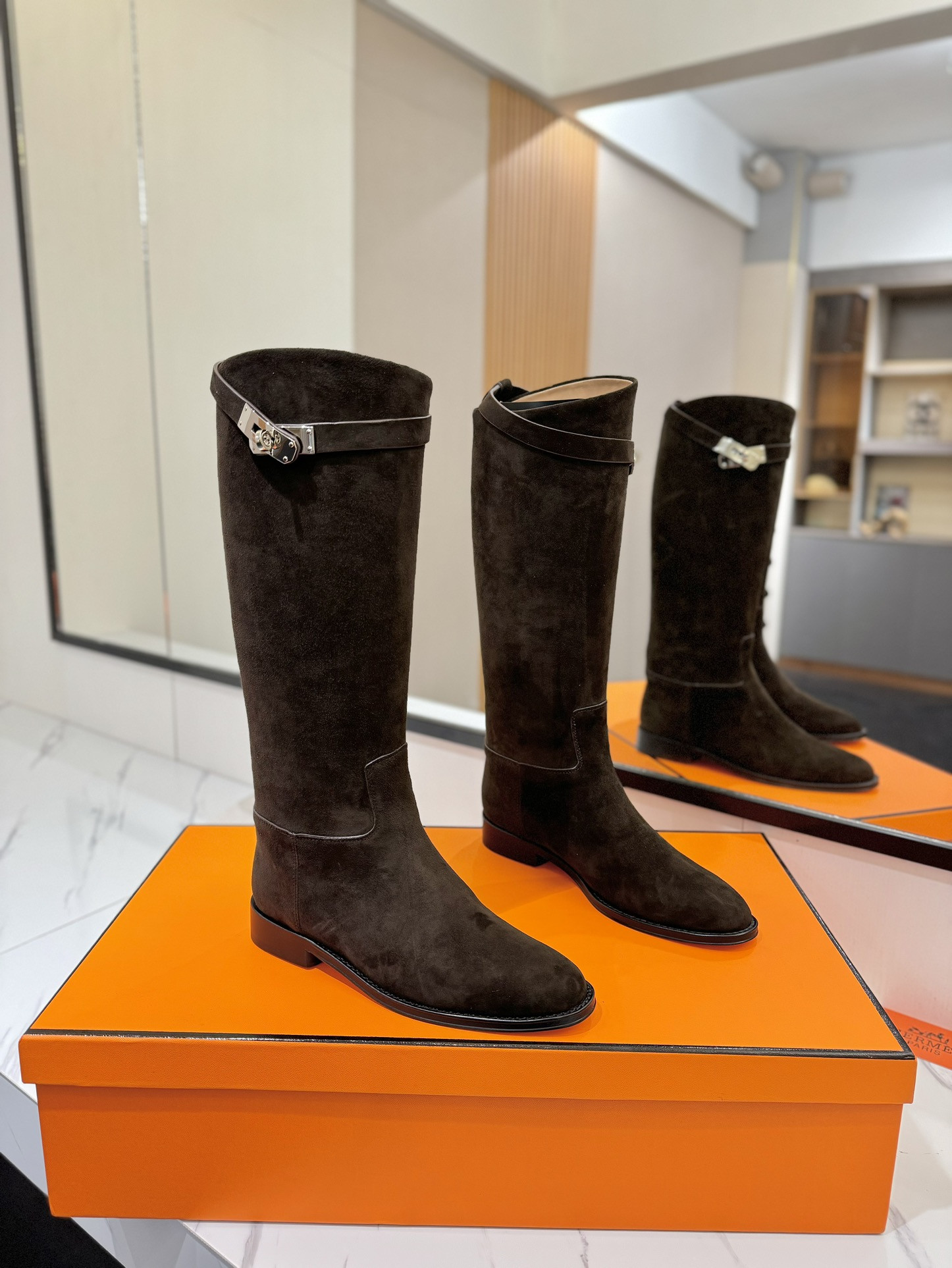 ua H**me5 jumping boots
