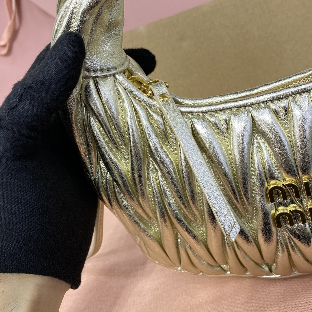 Miu Miu Wander matelassé nappa leather hobo bag 17x20x6cm