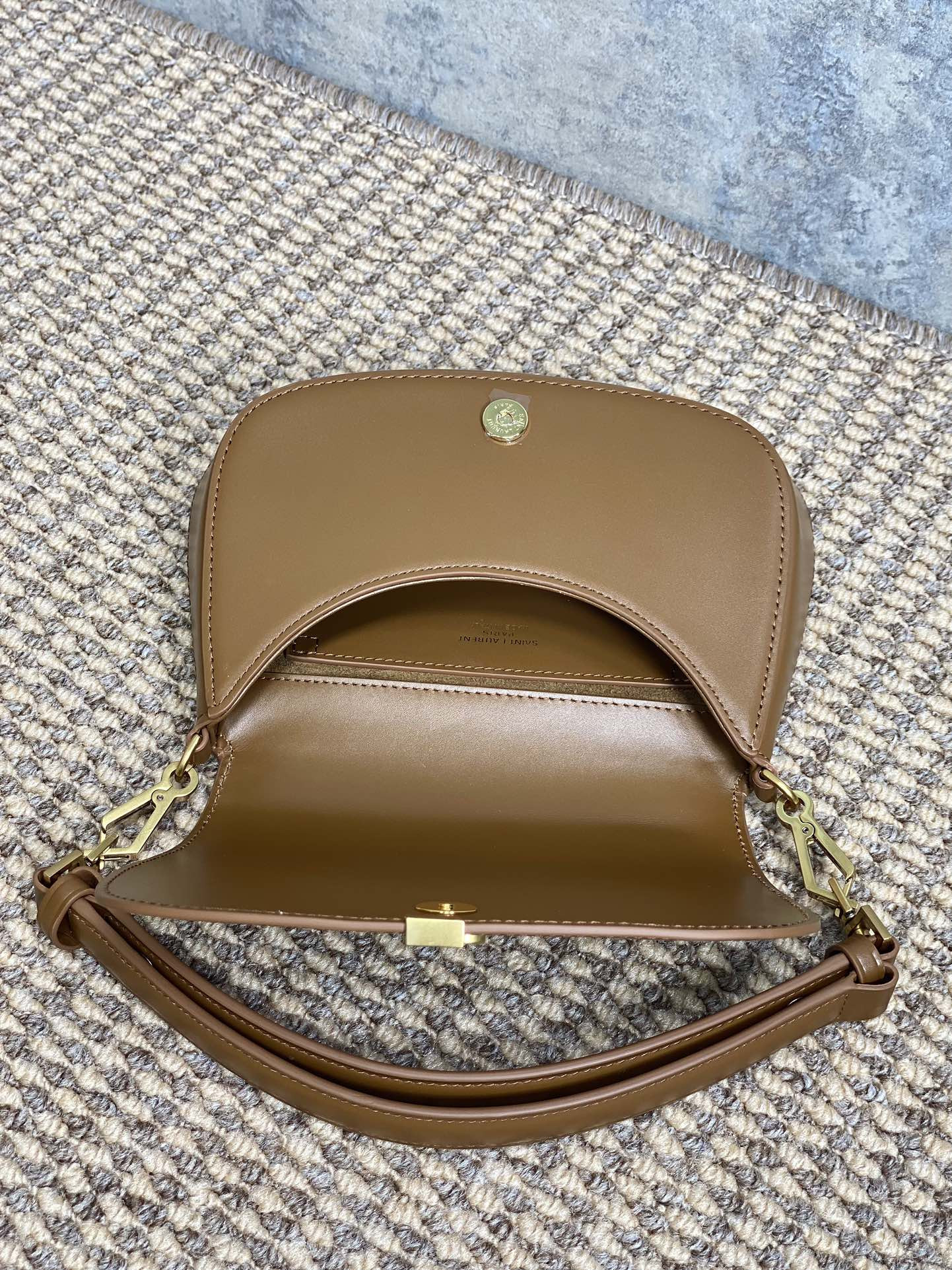 y*l voltaire top handle in box Sa**t Lau*nt 17.5x21x8cm