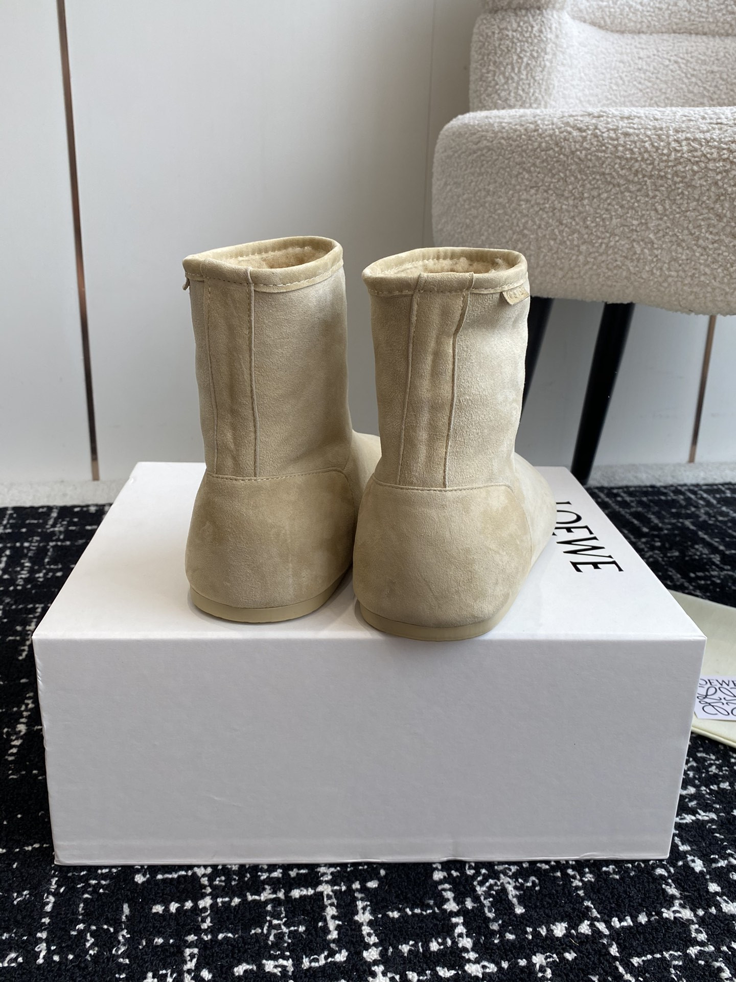 ua L0ew* boot