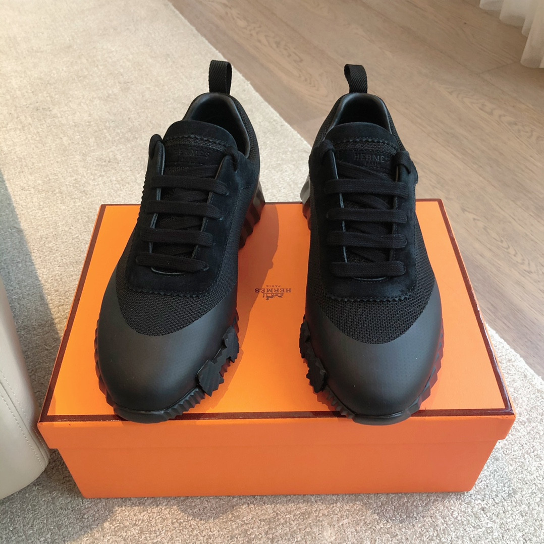 ua H**me5 bouncing sneaker