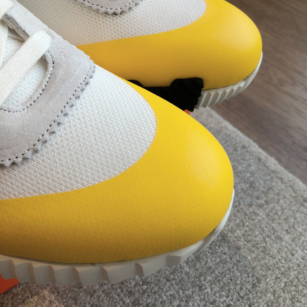ua H**me5 bouncing sneaker