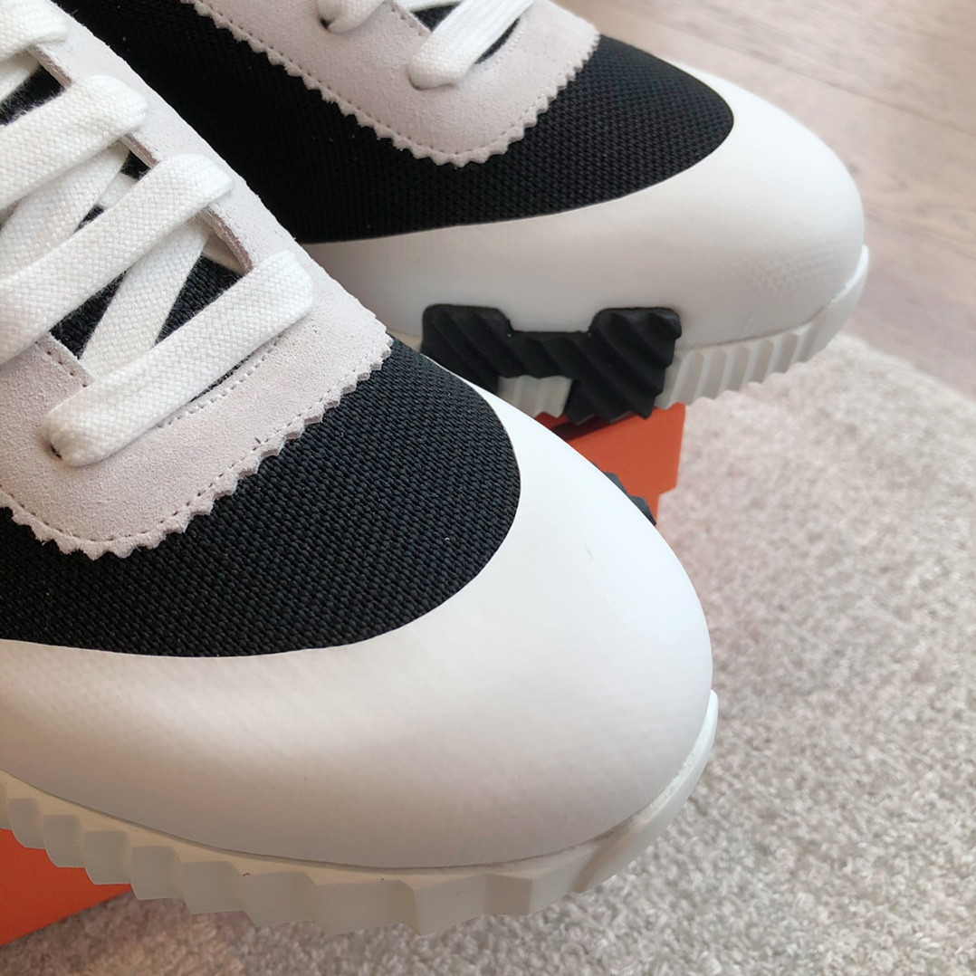 ua H**me5 bouncing sneaker