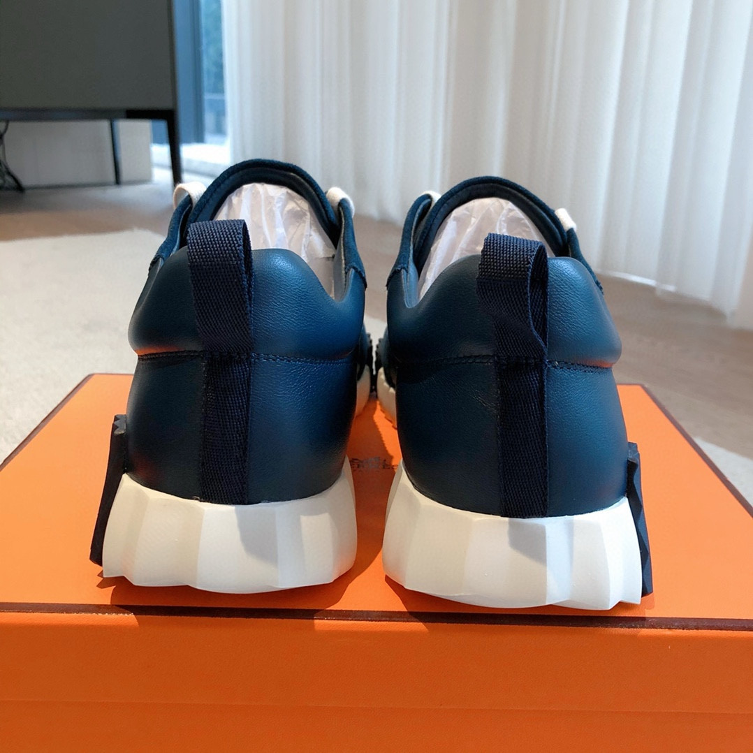 ua H**me5 bouncing sneaker
